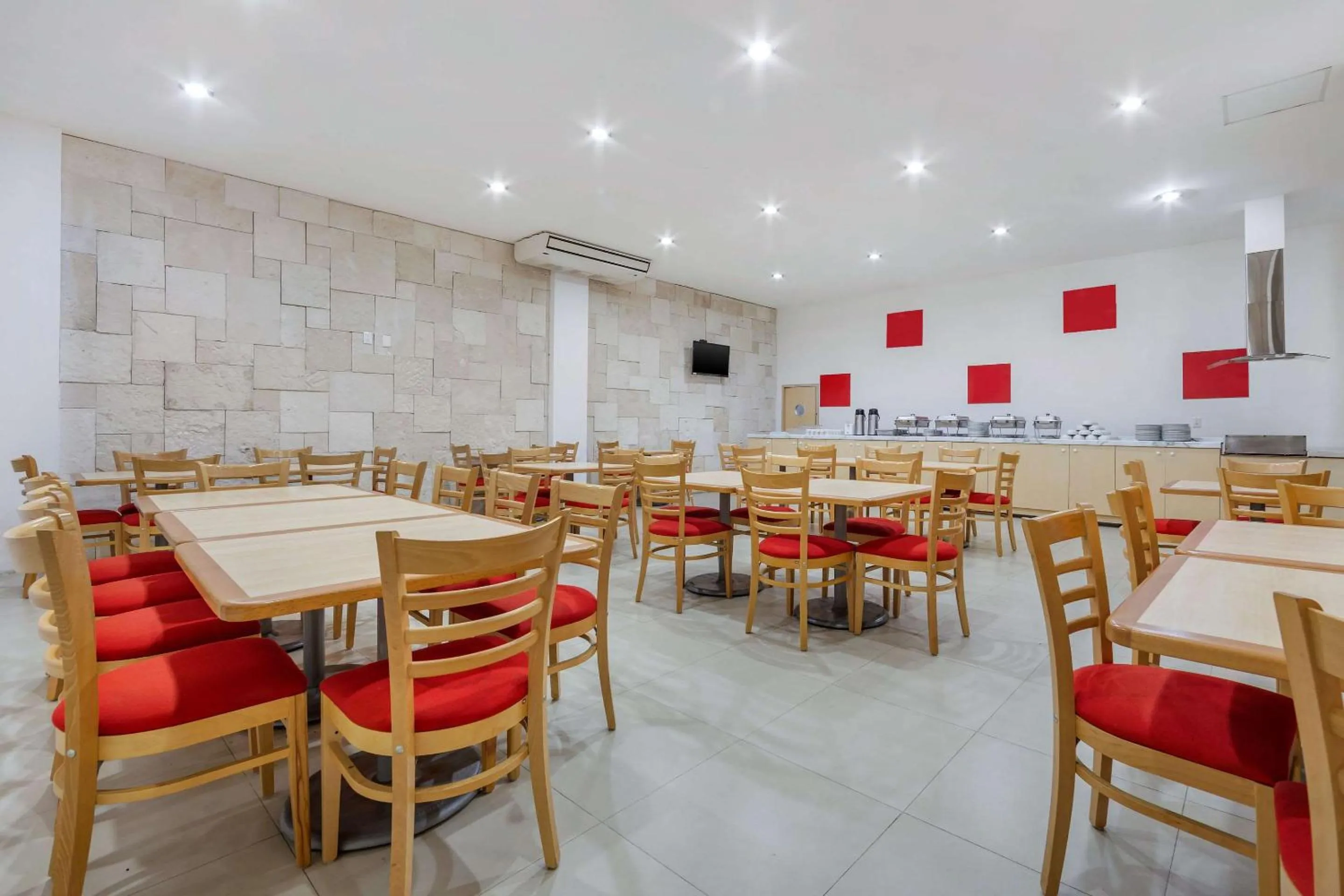 Restaurant/places to eat in Premier Inn Tuxtla