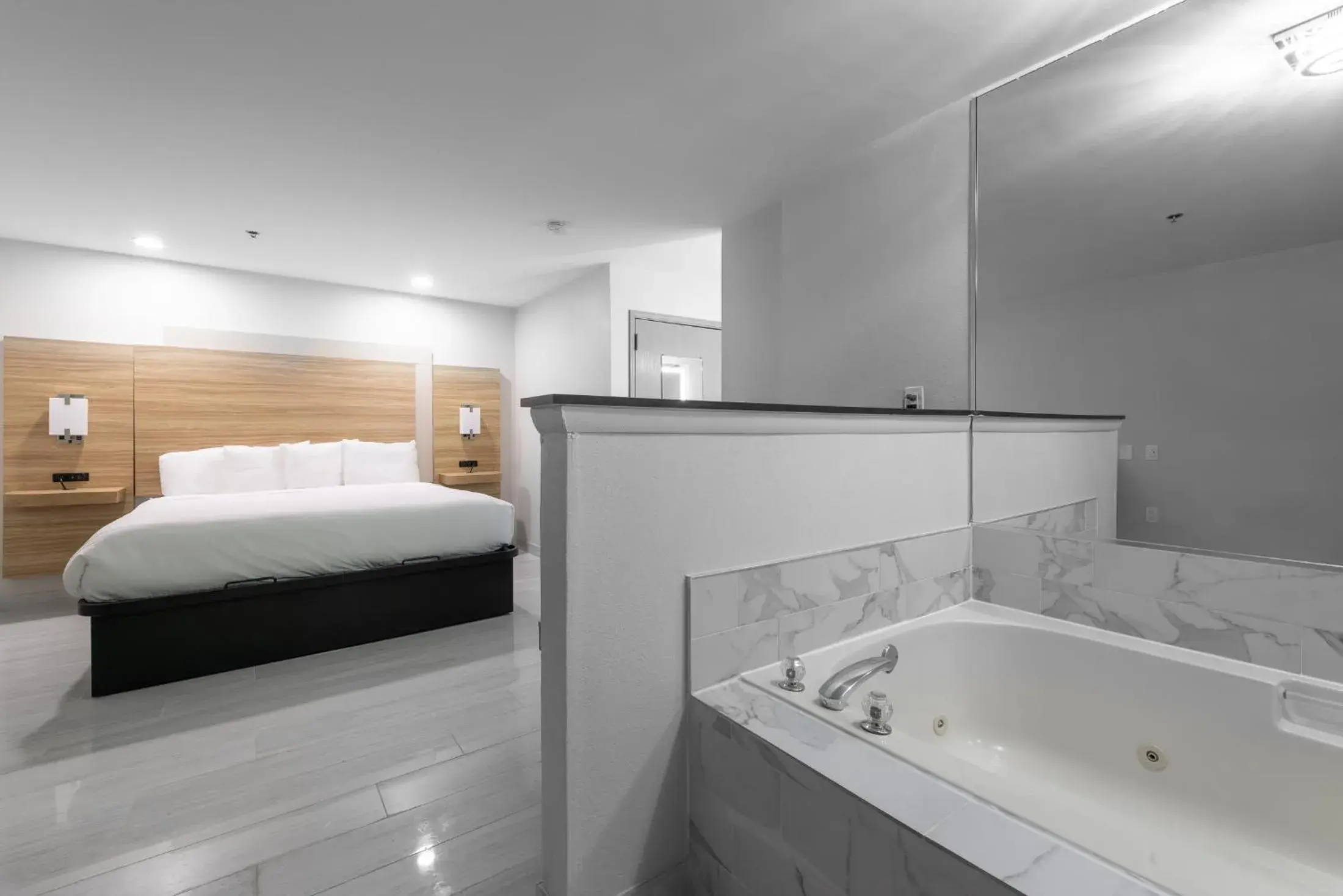 Bed in Country Hearth Inn-Toccoa Bed in Country Hearth Inn-Toccoa