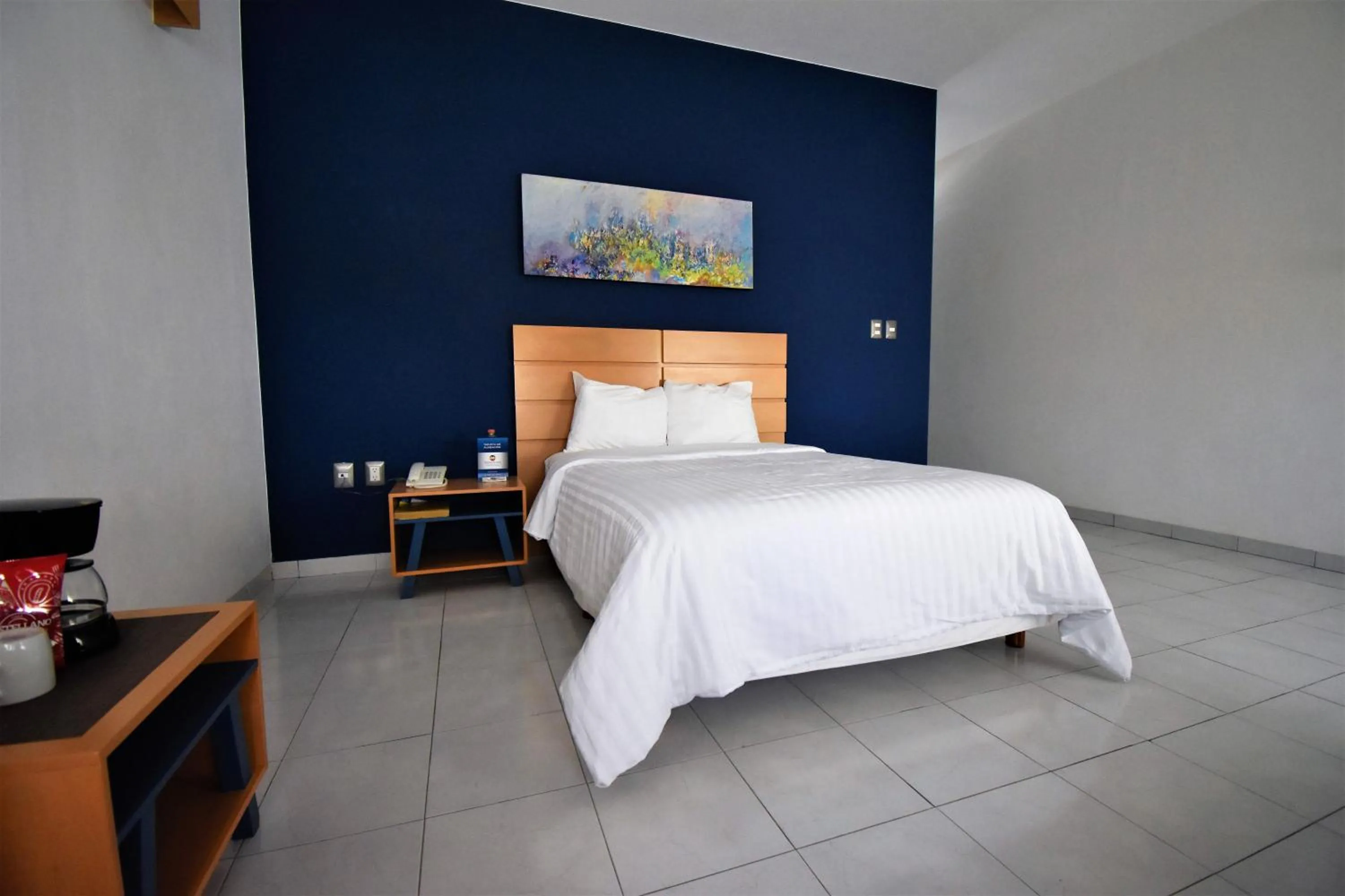 Photo of the whole room, Bed in Hotel México Inn Express