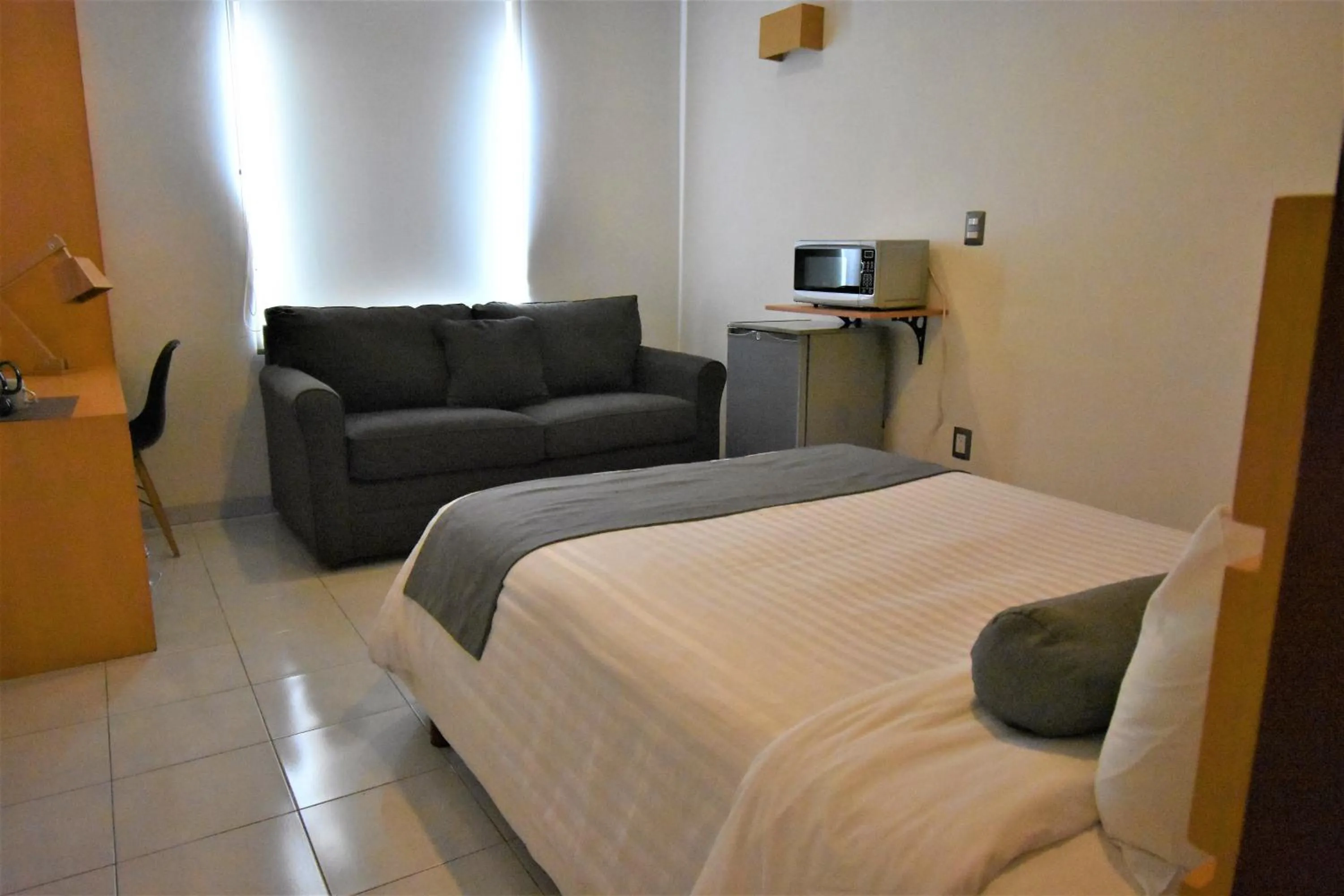 Photo of the whole room, Bed in Hotel México Inn Express