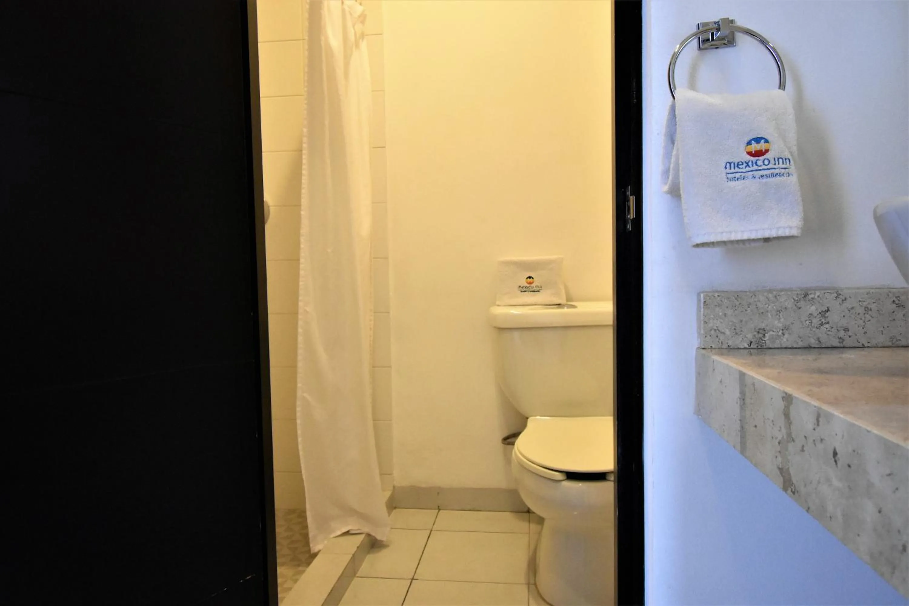 Bathroom in Hotel México Inn Express