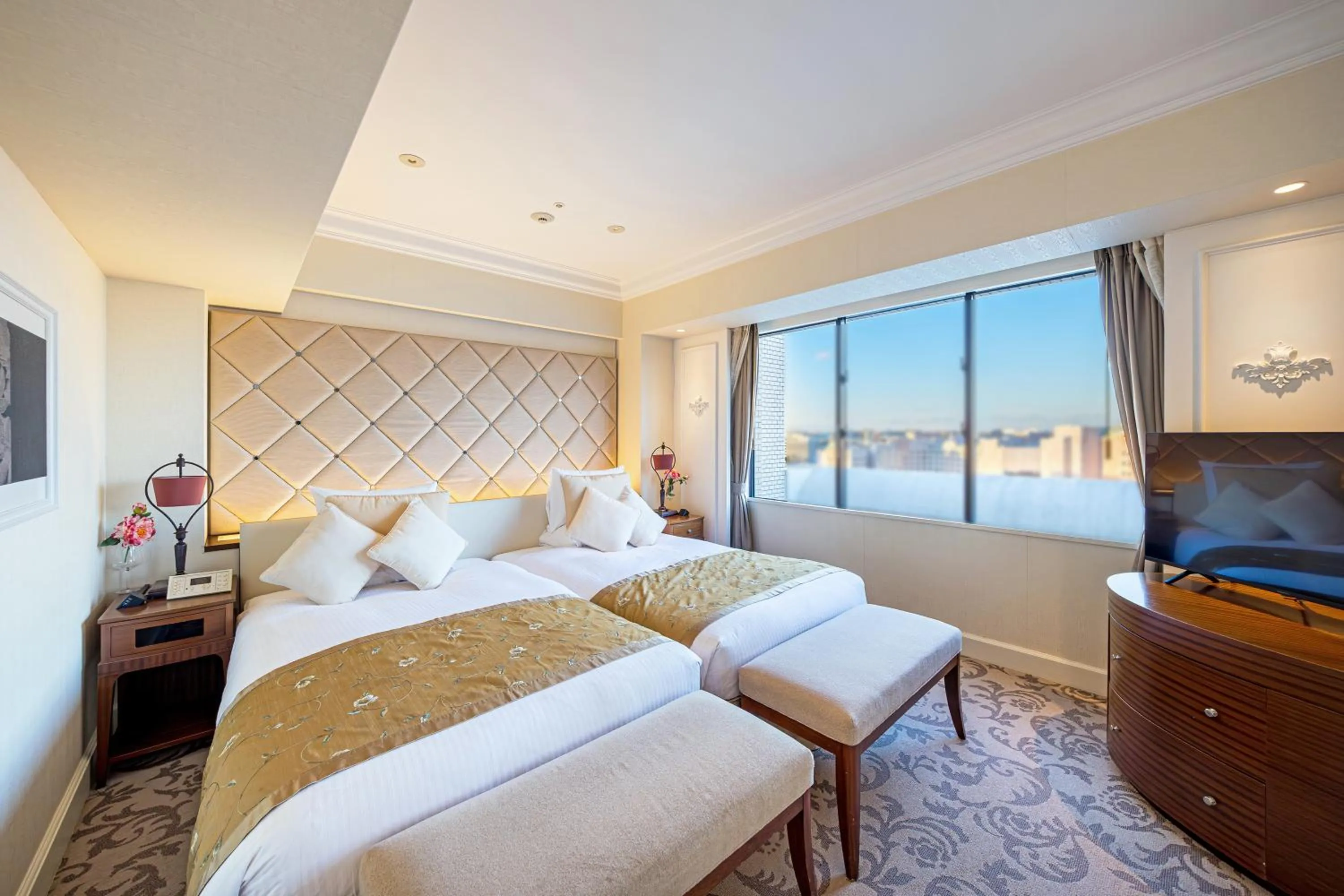 Photo of the whole room, Bed in Hotel Okura Tokyo Bay