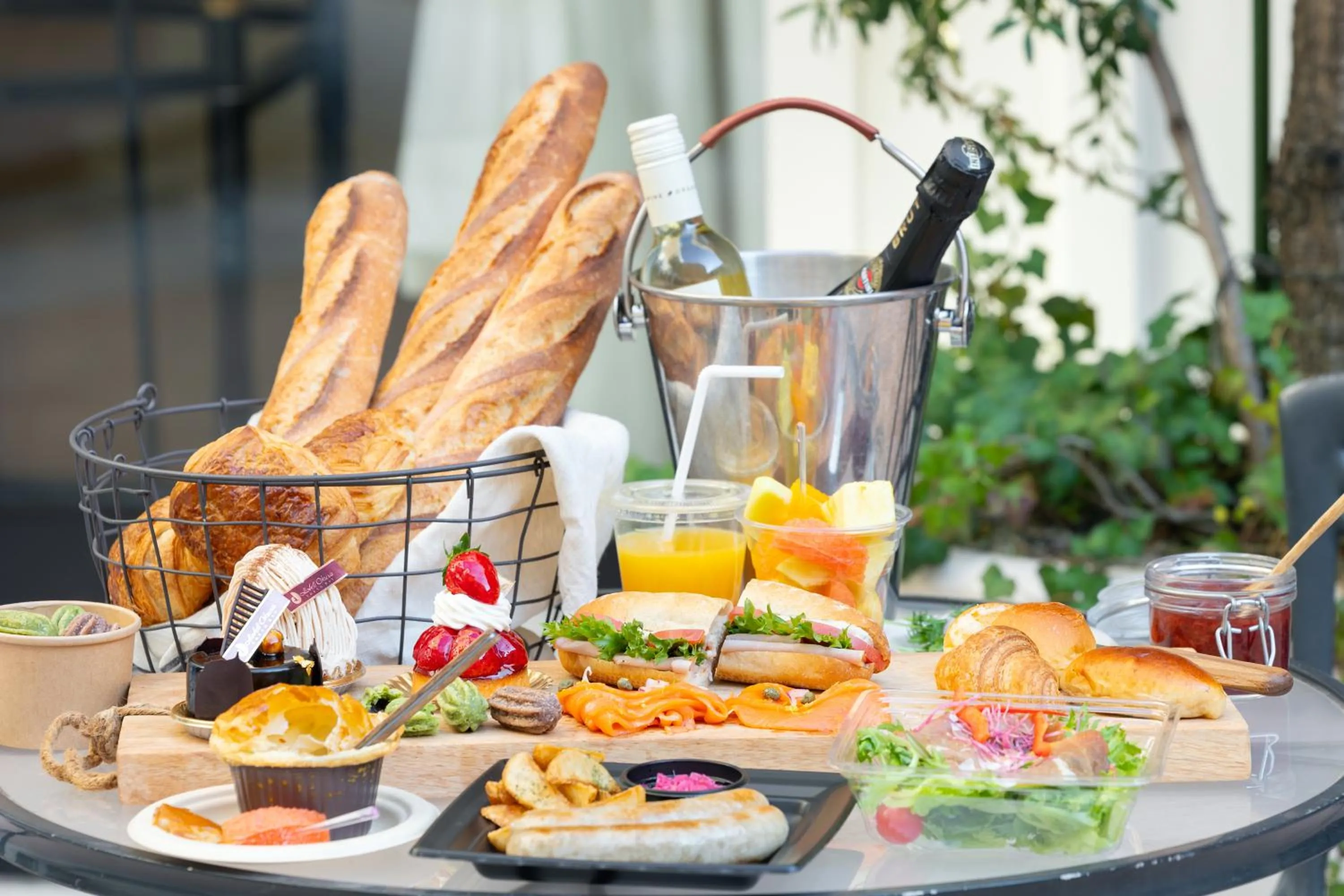 Restaurant/places to eat in Hotel Okura Tokyo Bay