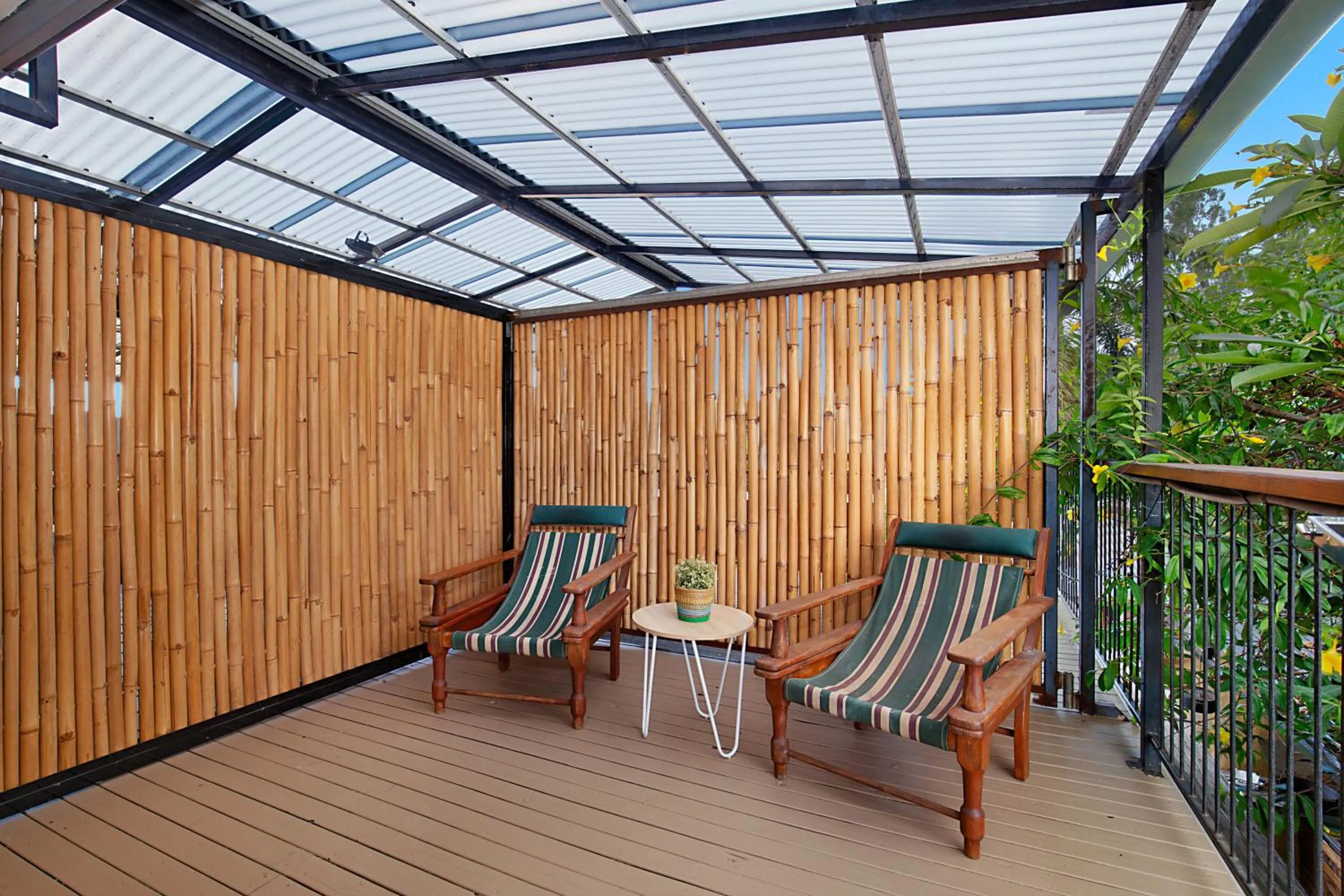 Patio in Gladstone Backpackers