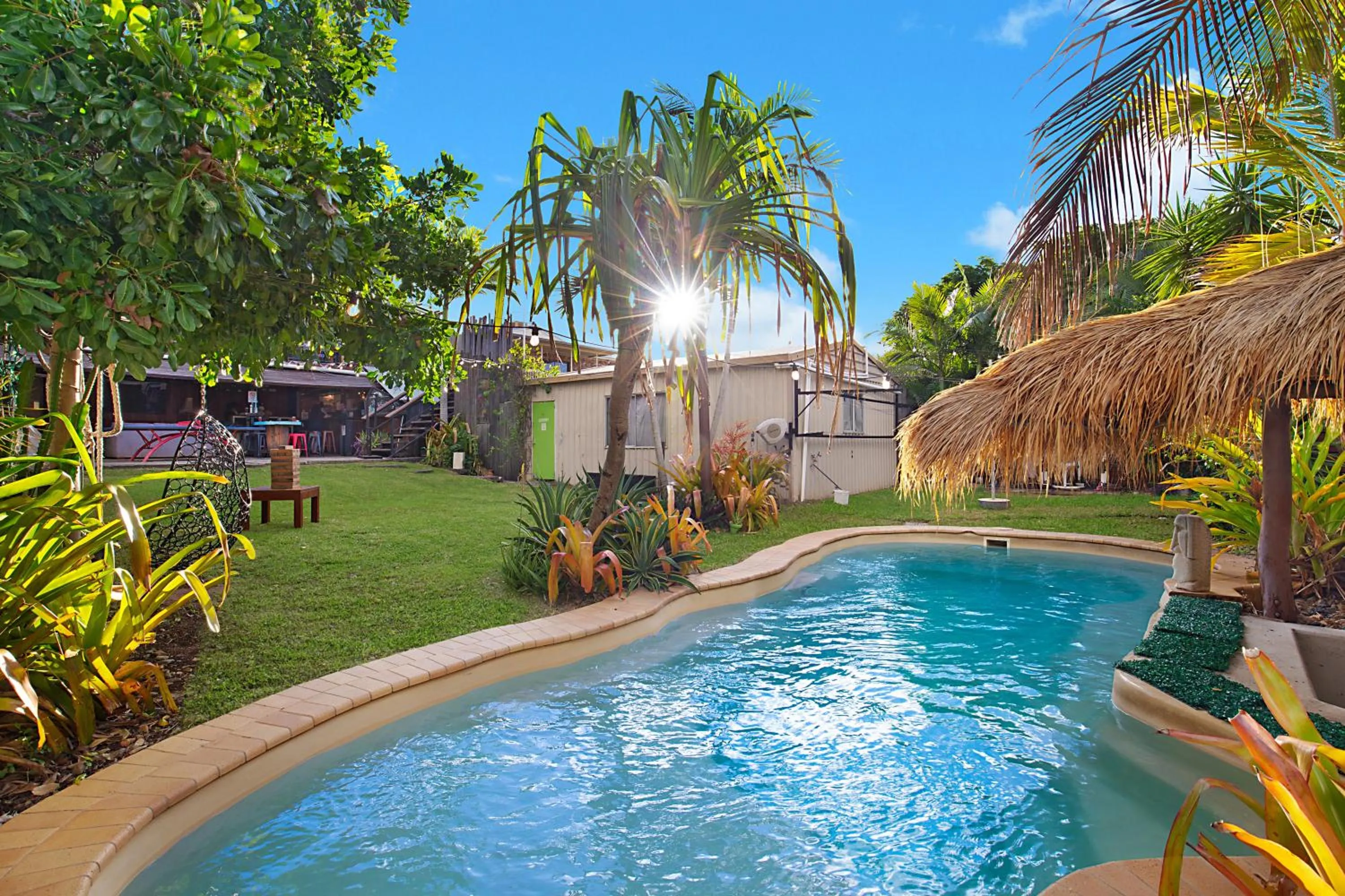 Pool view in Gladstone Backpackers