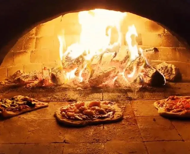 Restaurant/places to eat in Gladstone Backpackers