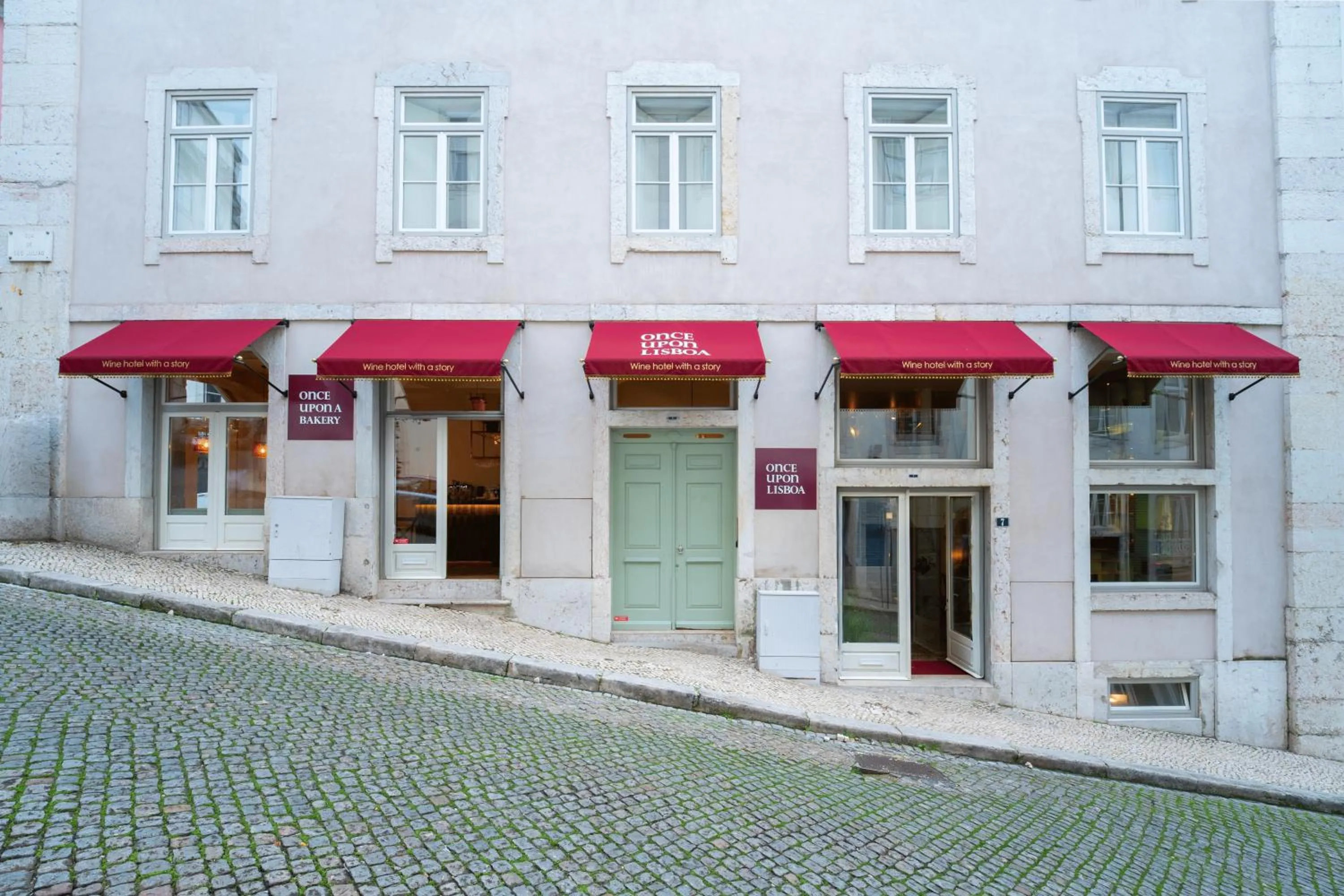 Facade/entrance in Once Upon Lisboa