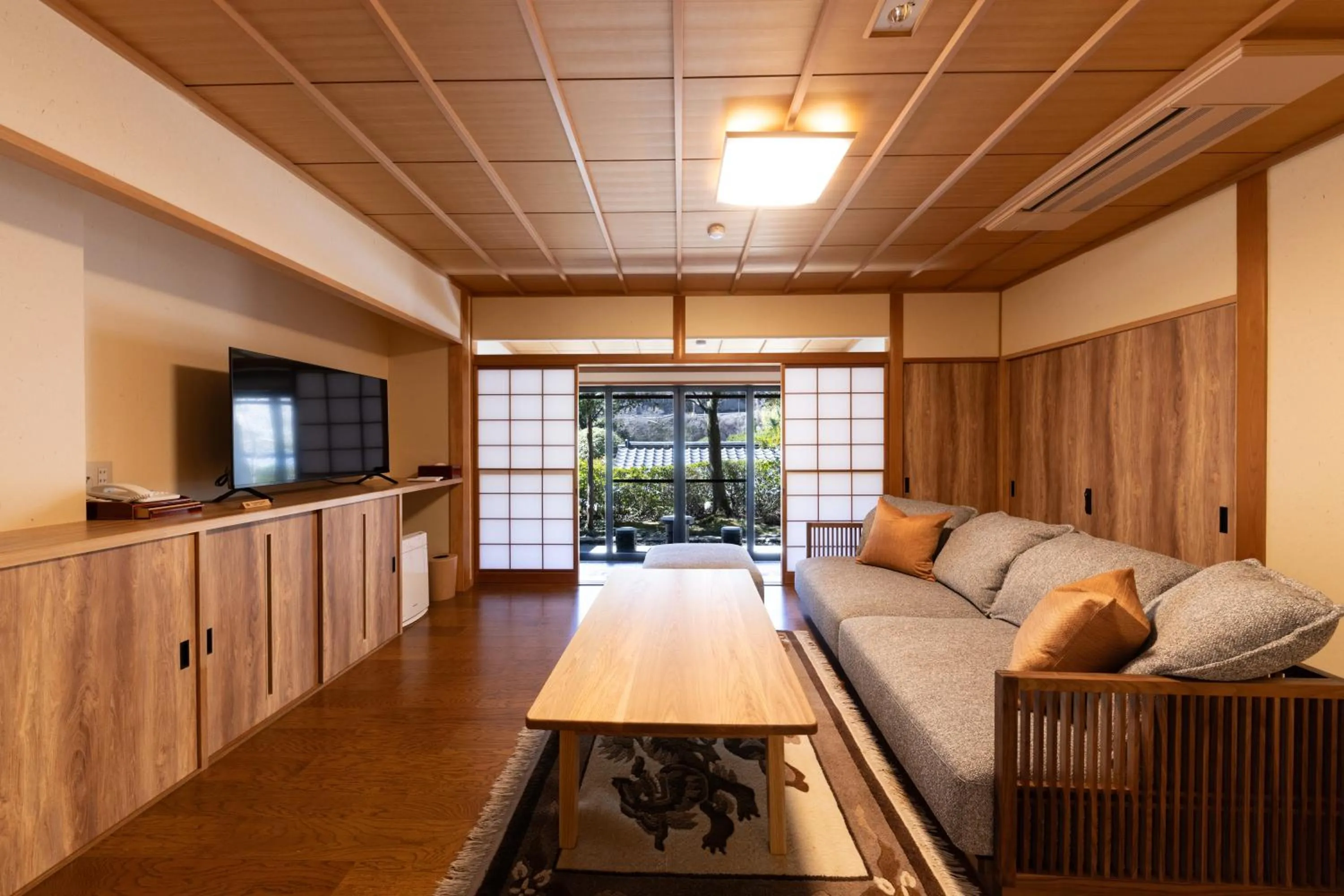 Living room in Kawakamiya Kasuitei