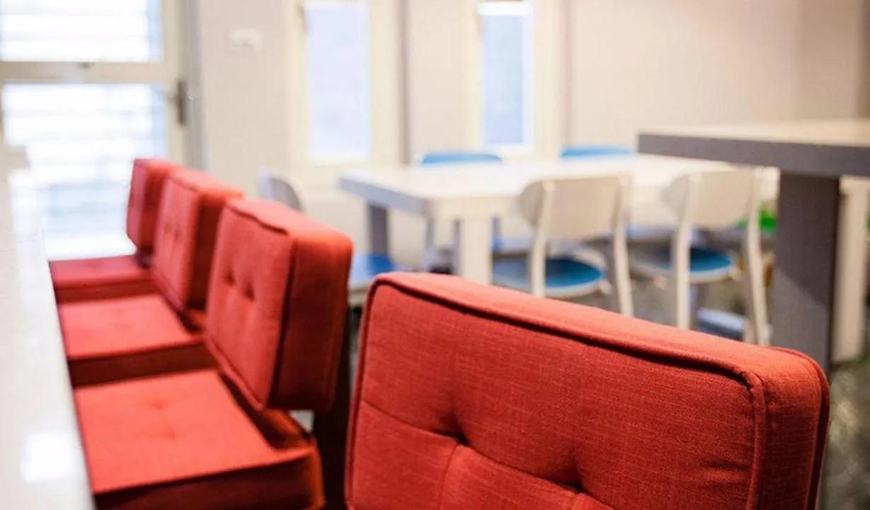 Restaurant/places to eat in Lanven Art House