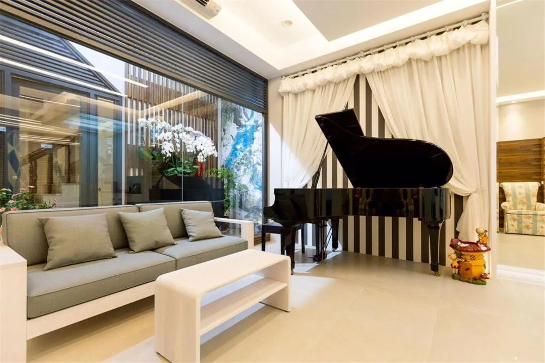 Living room in Lanven Art House