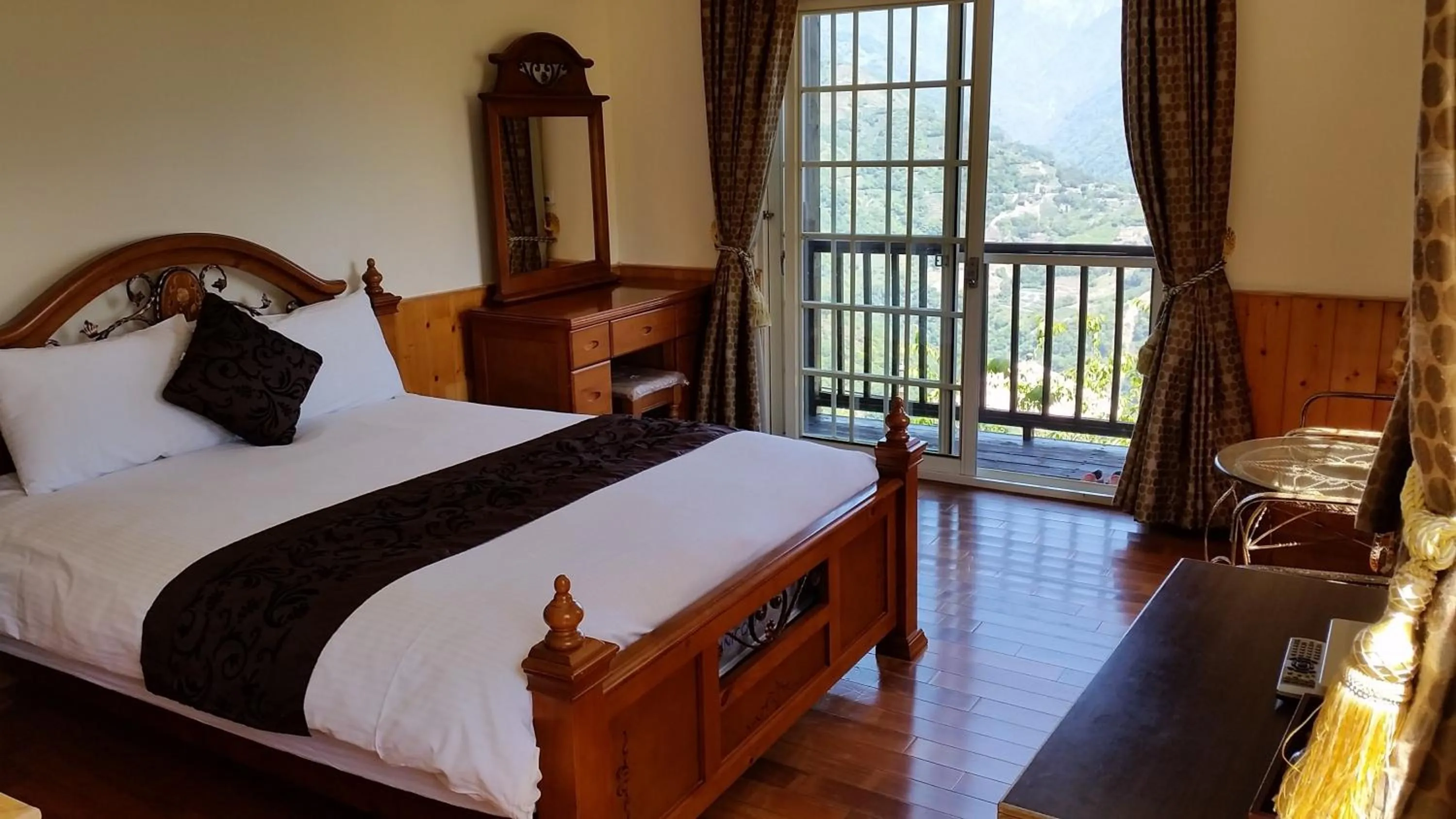 Bedroom, Bed in Qingjing Xiaozhu