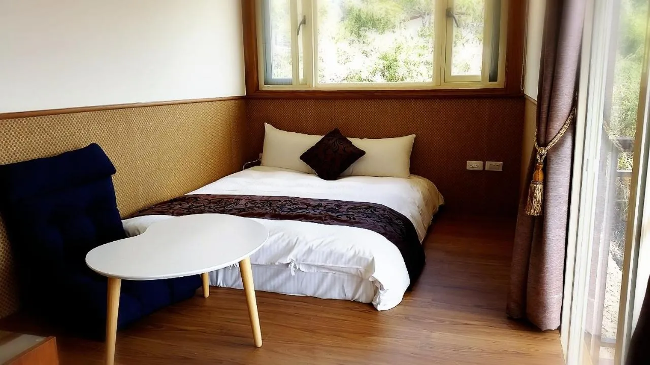 bunk bed, Bed in Qingjing Xiaozhu