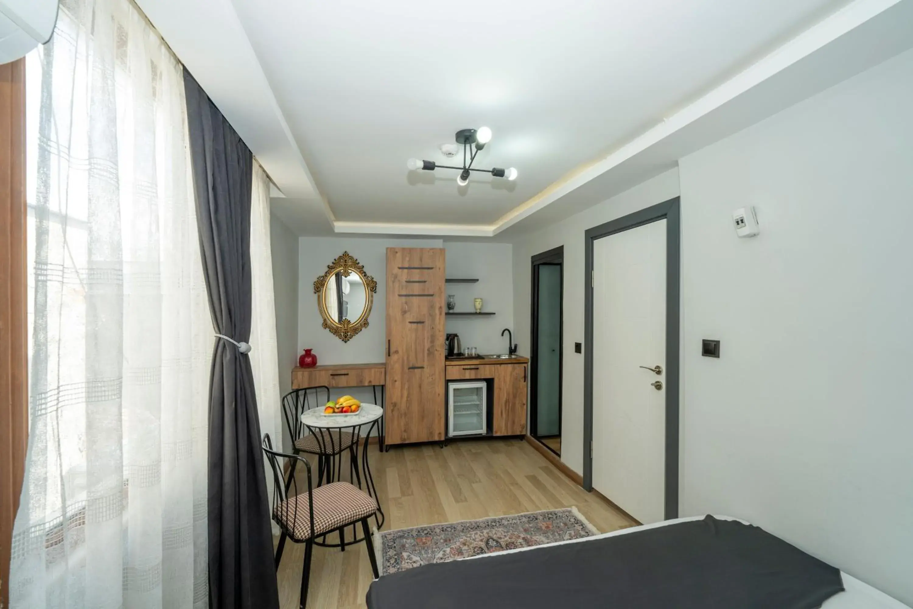 Bed in Deluxe Valeria Bed in Deluxe Valeria