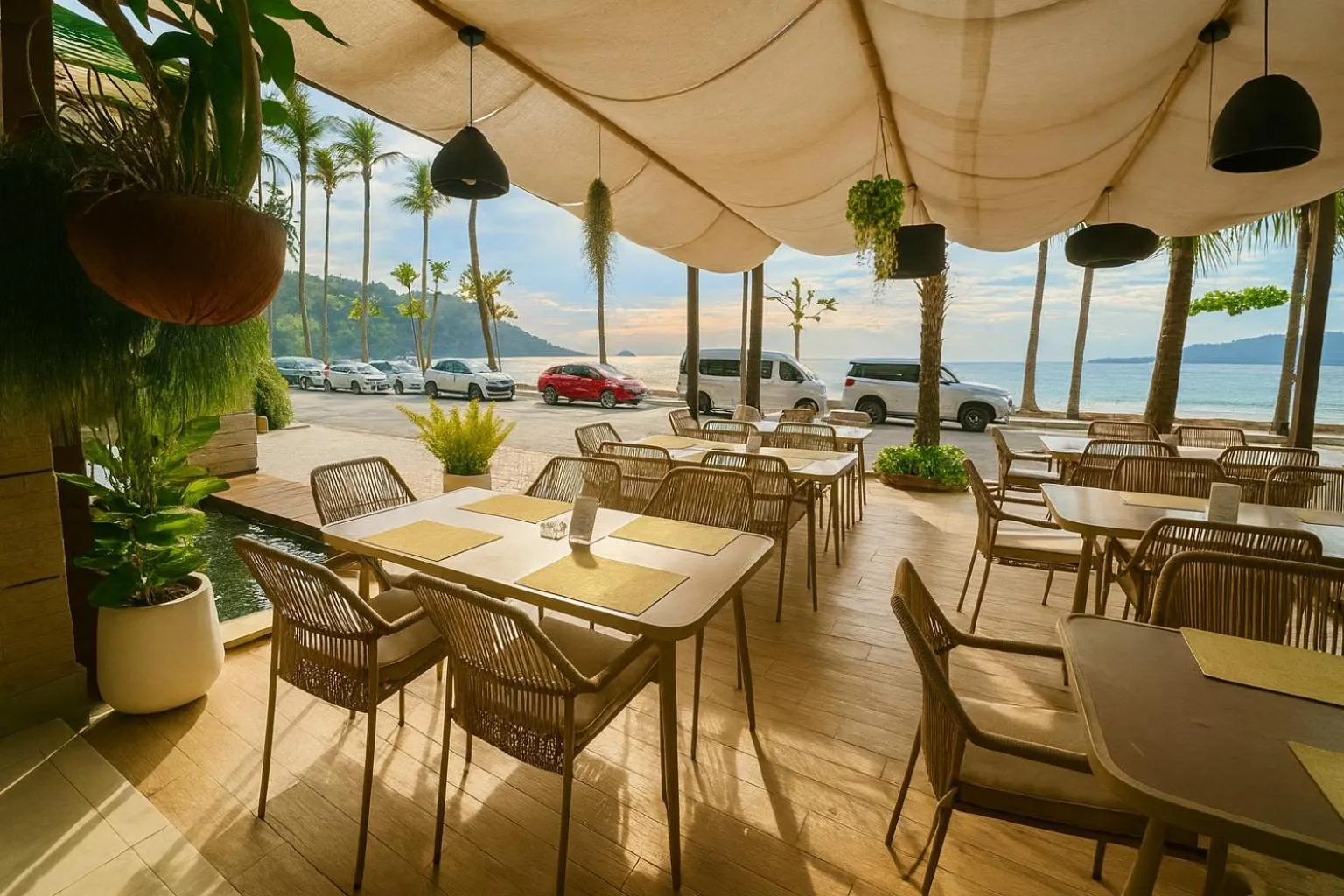 Restaurant/places to eat in The Taksim Royal Beach Hotel