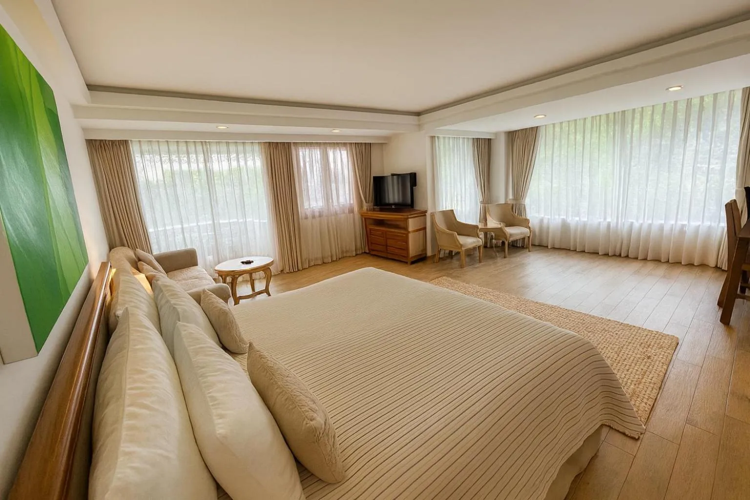 Bed in The Taksim Royal Beach Hotel