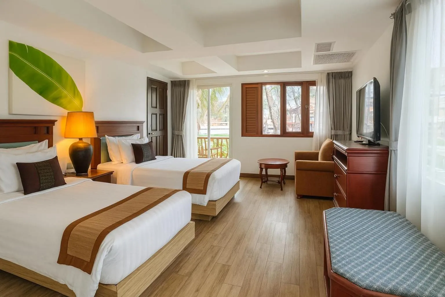 Bed in The Taksim Royal Beach Hotel