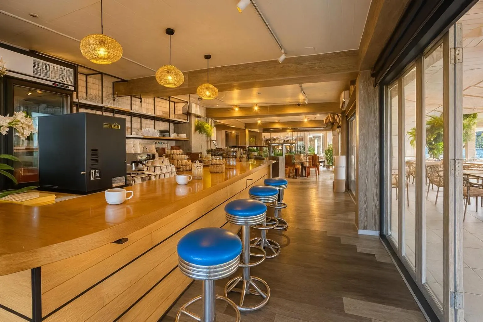 Restaurant/places to eat in The Taksim Royal Beach Hotel