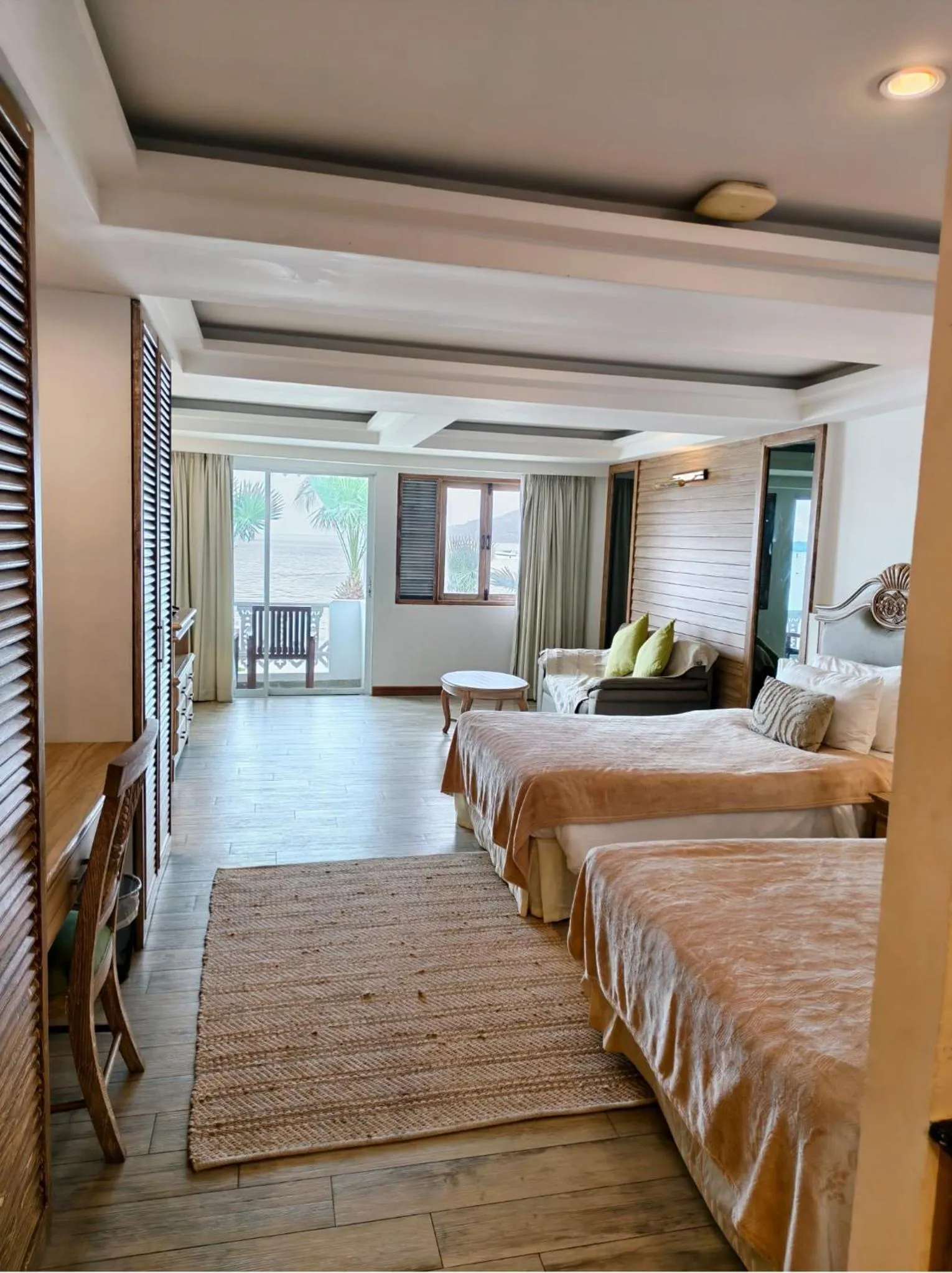 Bed in The Taksim Royal Beach Hotel