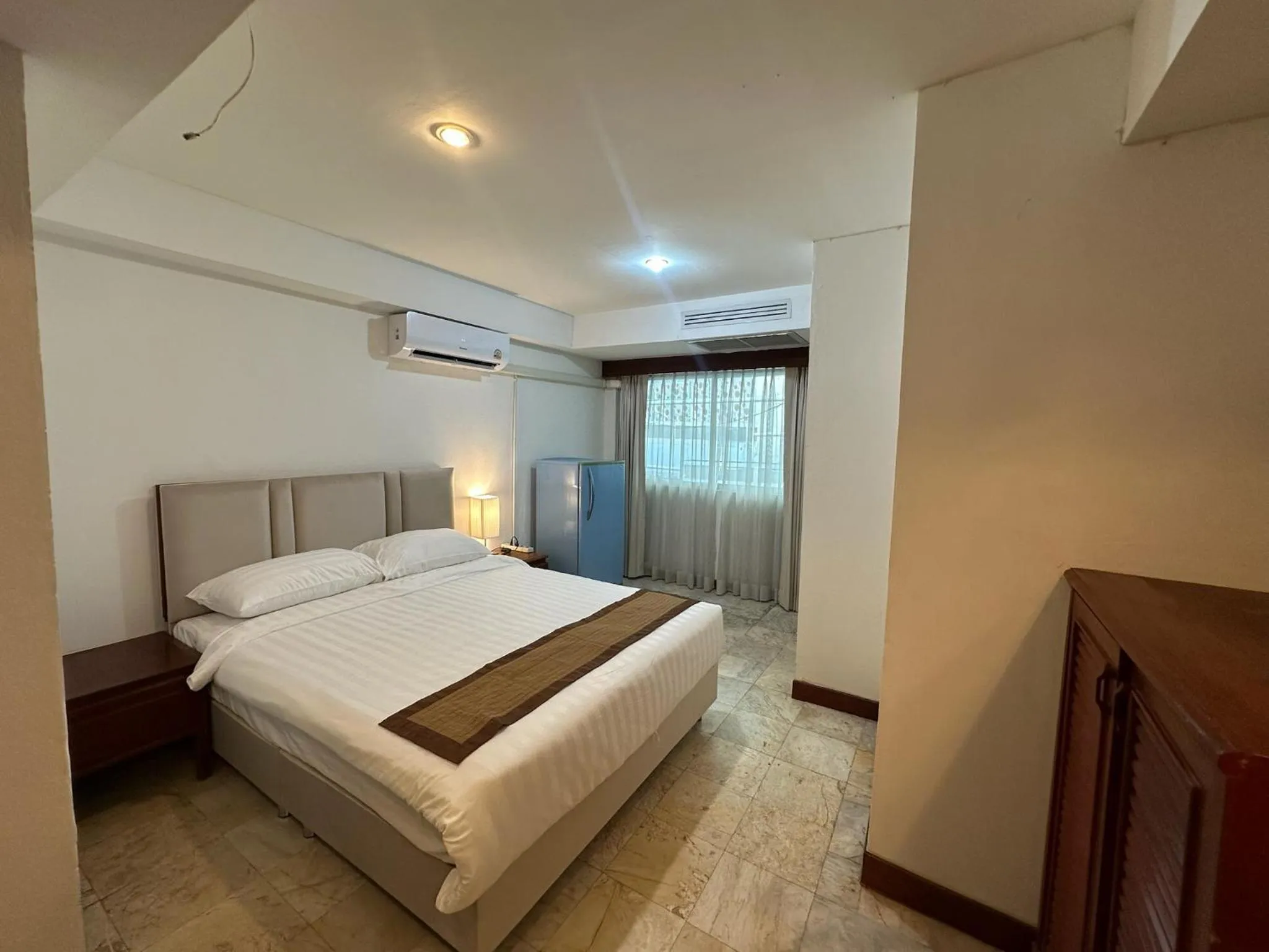 Bed in The Taksim Royal Beach Hotel