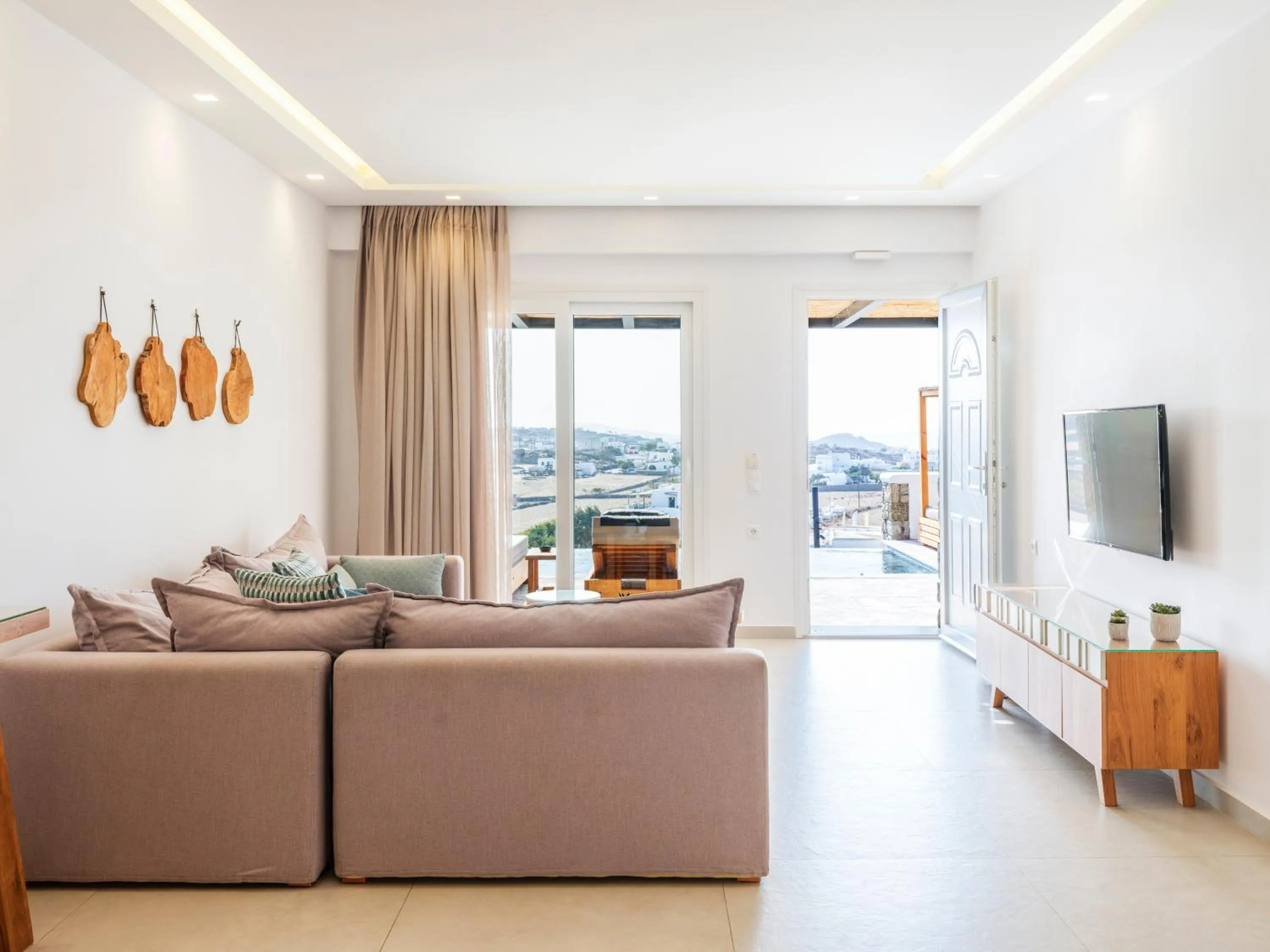 TV and multimedia in Evi Suites & Villas