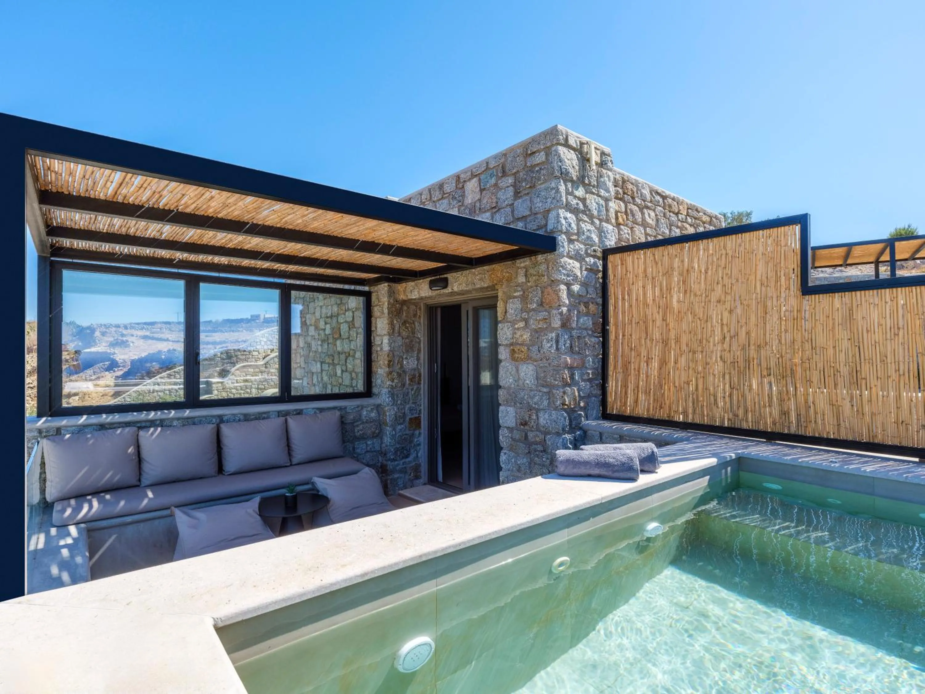 Swimming pool in Evi Suites & Villas