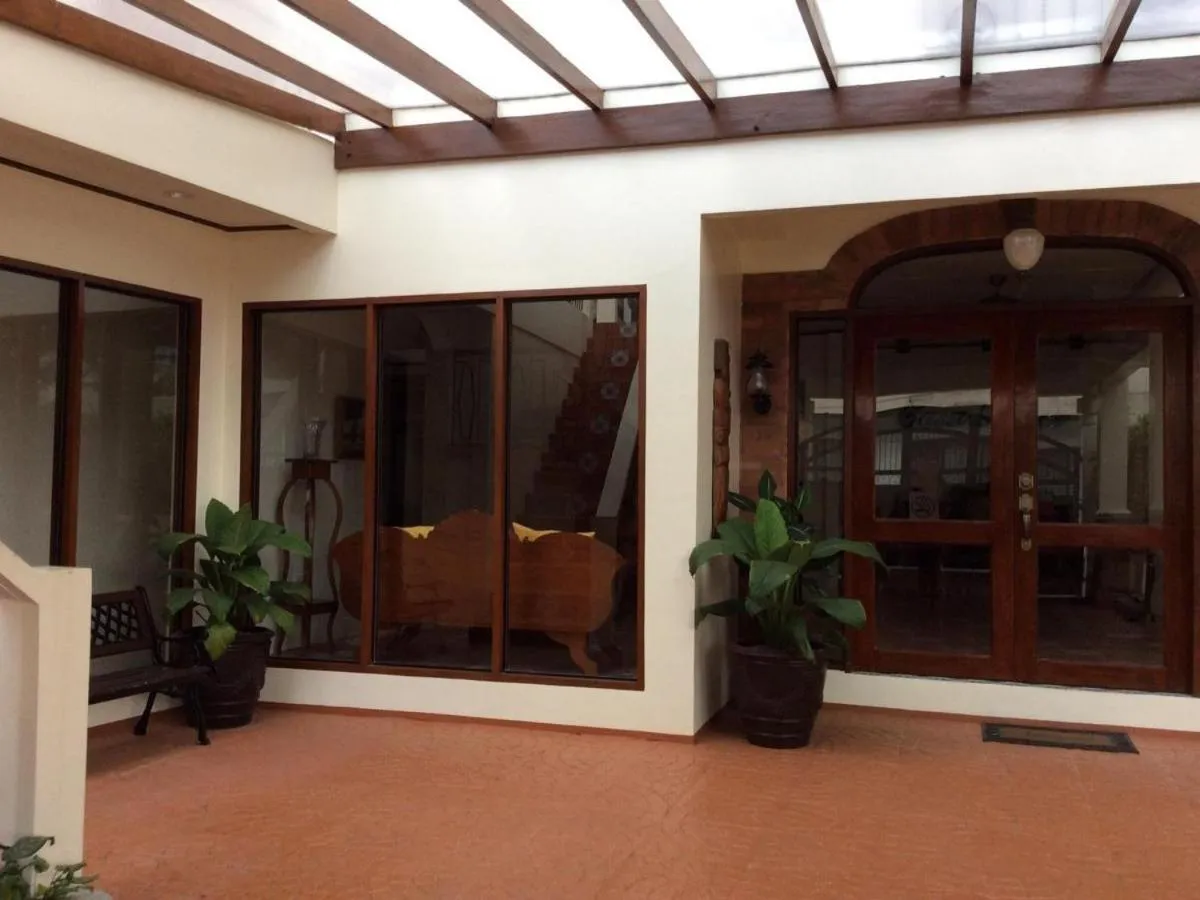 Area and facilities in Casa Roces