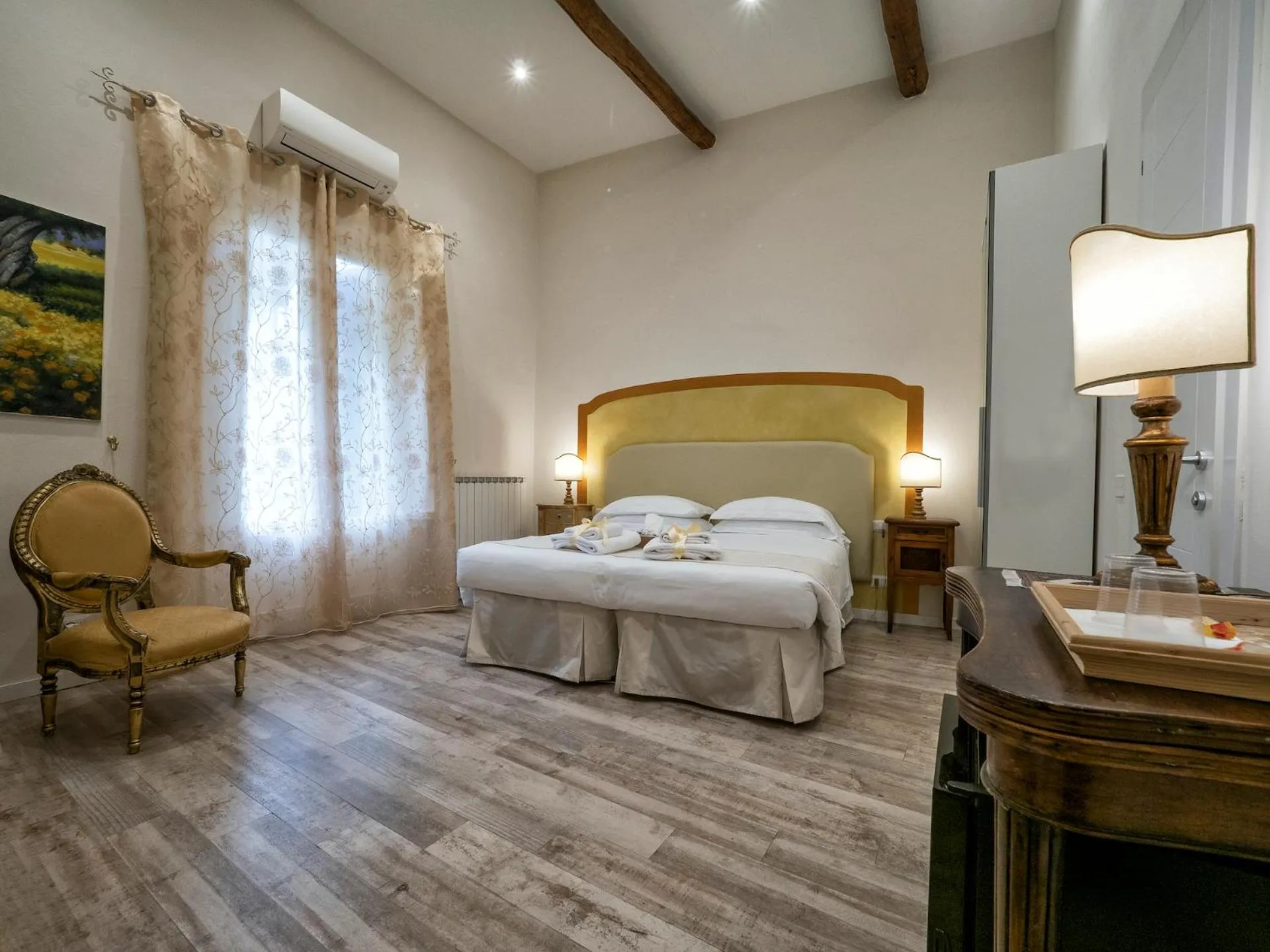 Photo of the whole room, Bed in BandBFirenze 8 Cittadella 8