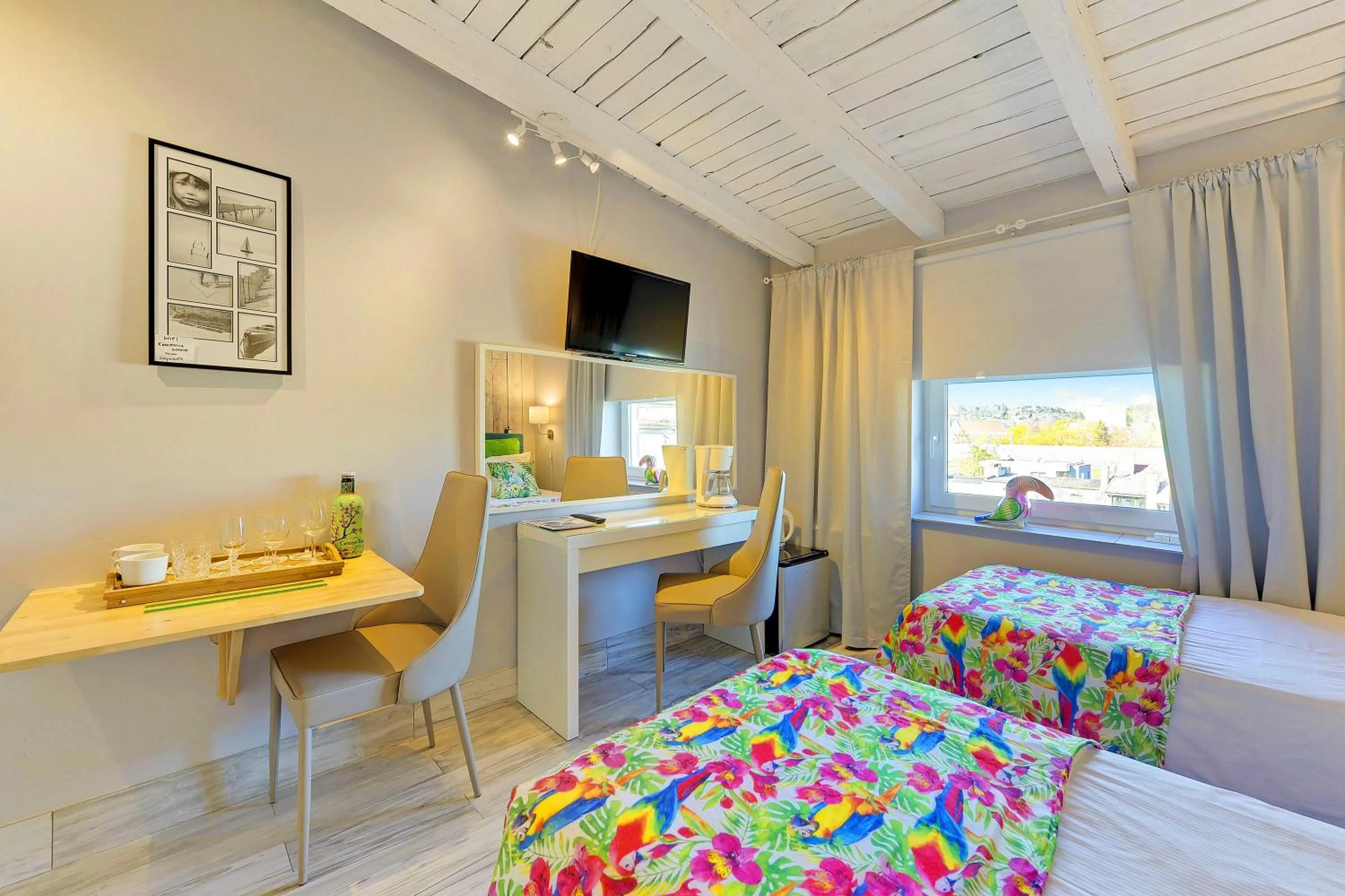 Bed in Kamienica Gdynia hotelowe komfortowe łóżka, plaża Orłowo molo