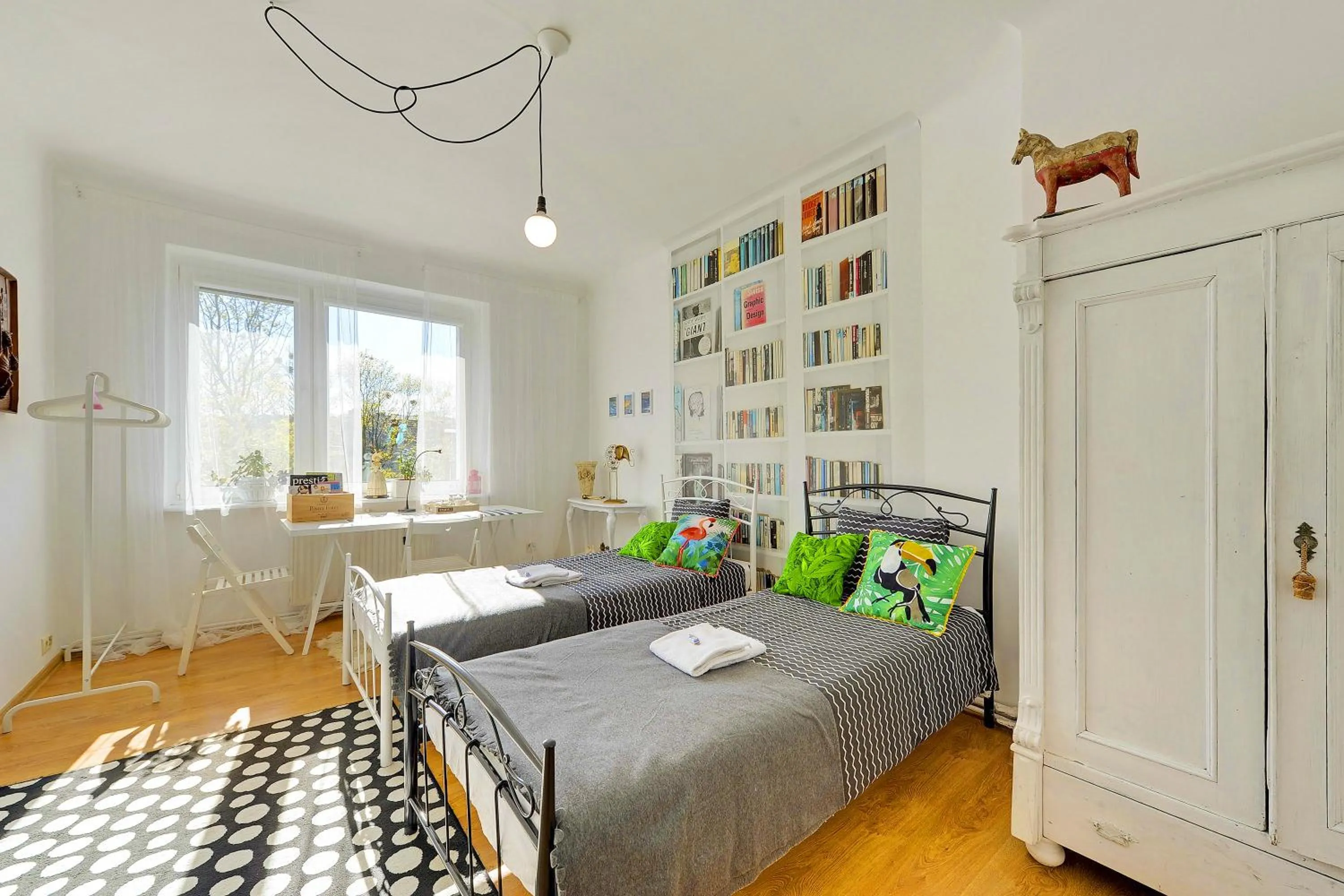 Bed in Kamienica Gdynia hotelowe komfortowe łóżka, plaża Orłowo molo