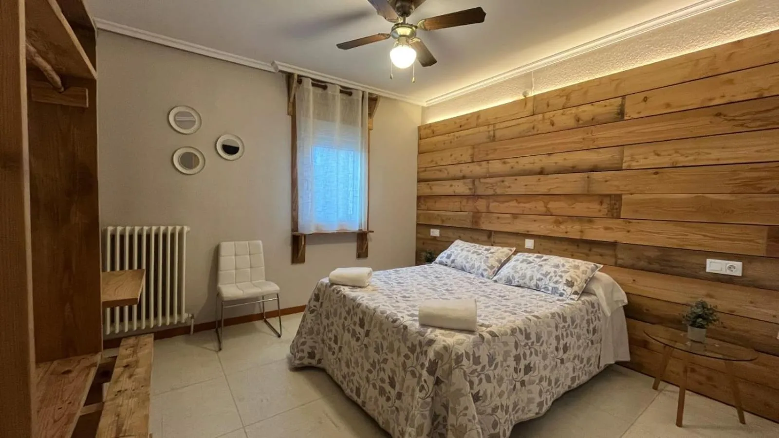 Bedroom, Bed in Hostal Ochoa