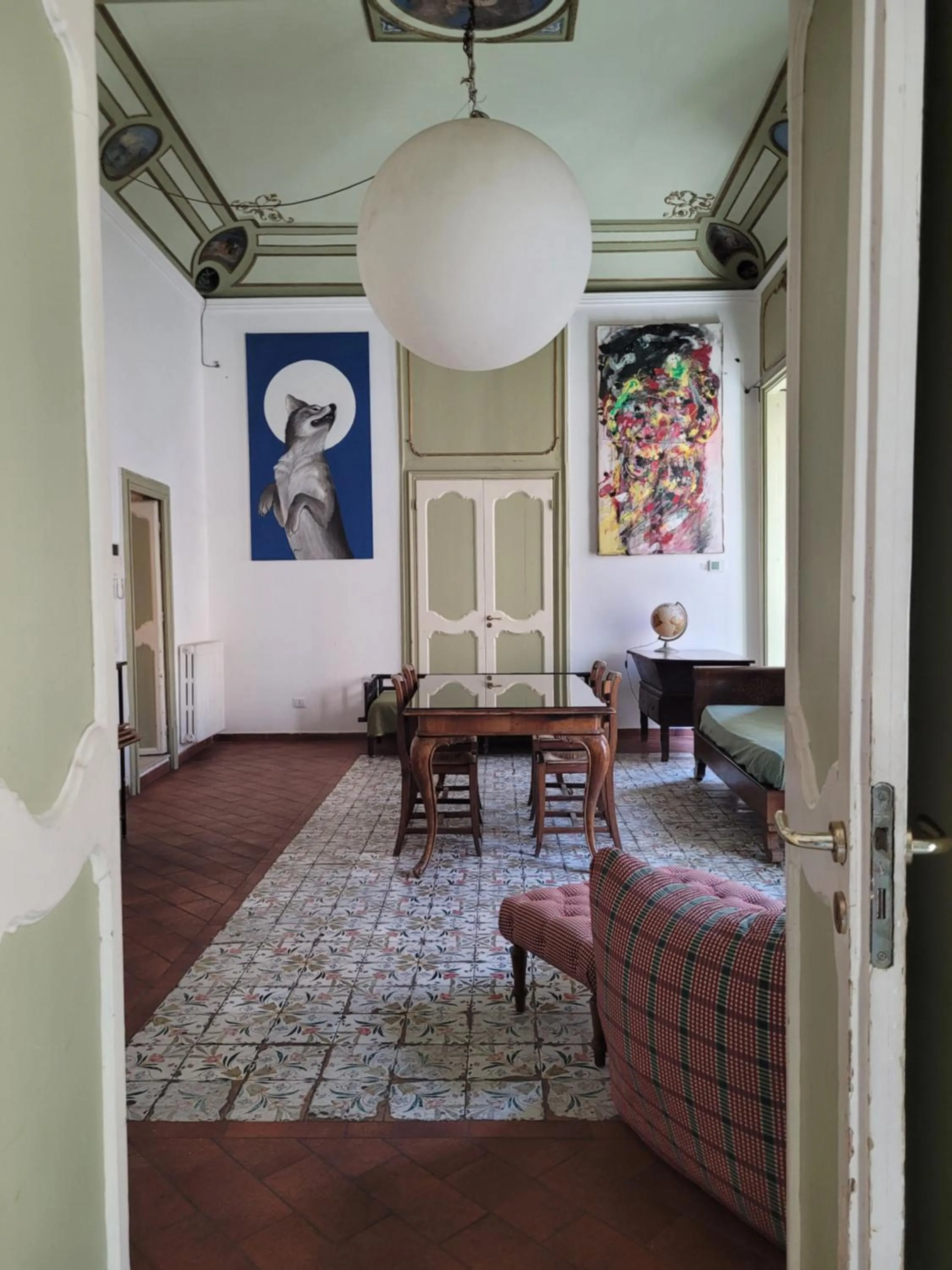 Living room in MojoCoHouse