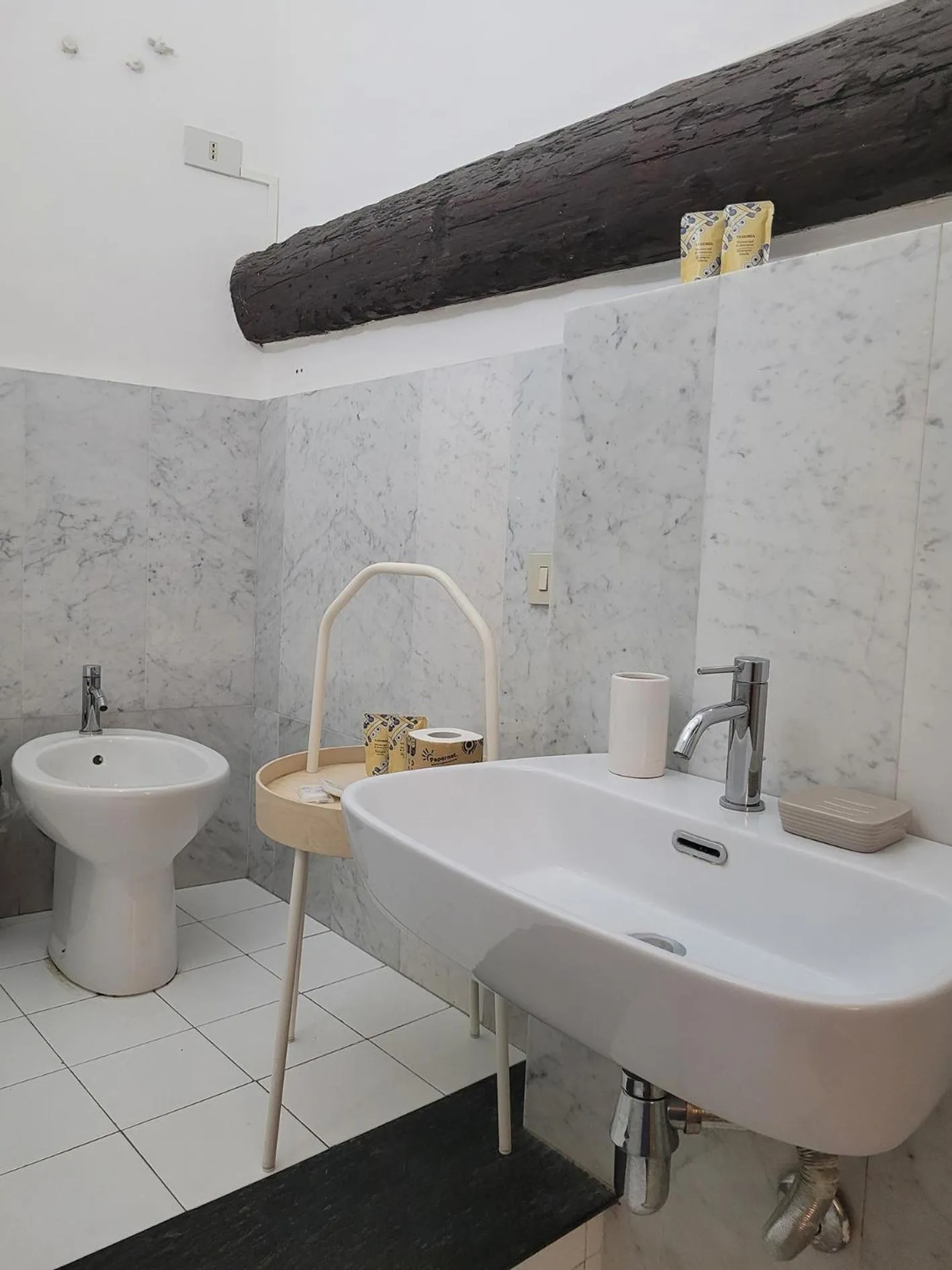 Bathroom in MojoCoHouse