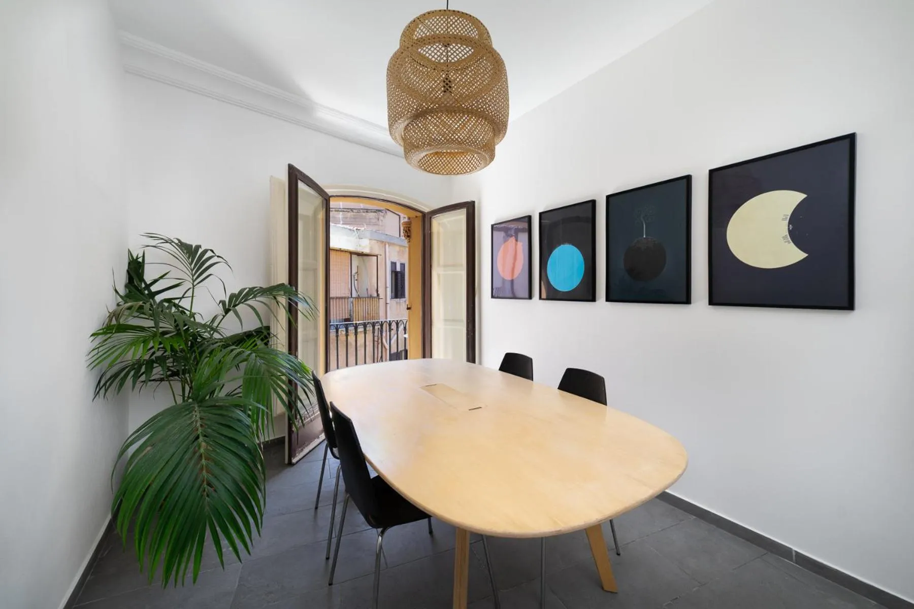 Communal lounge/ TV room in MojoCoHouse
