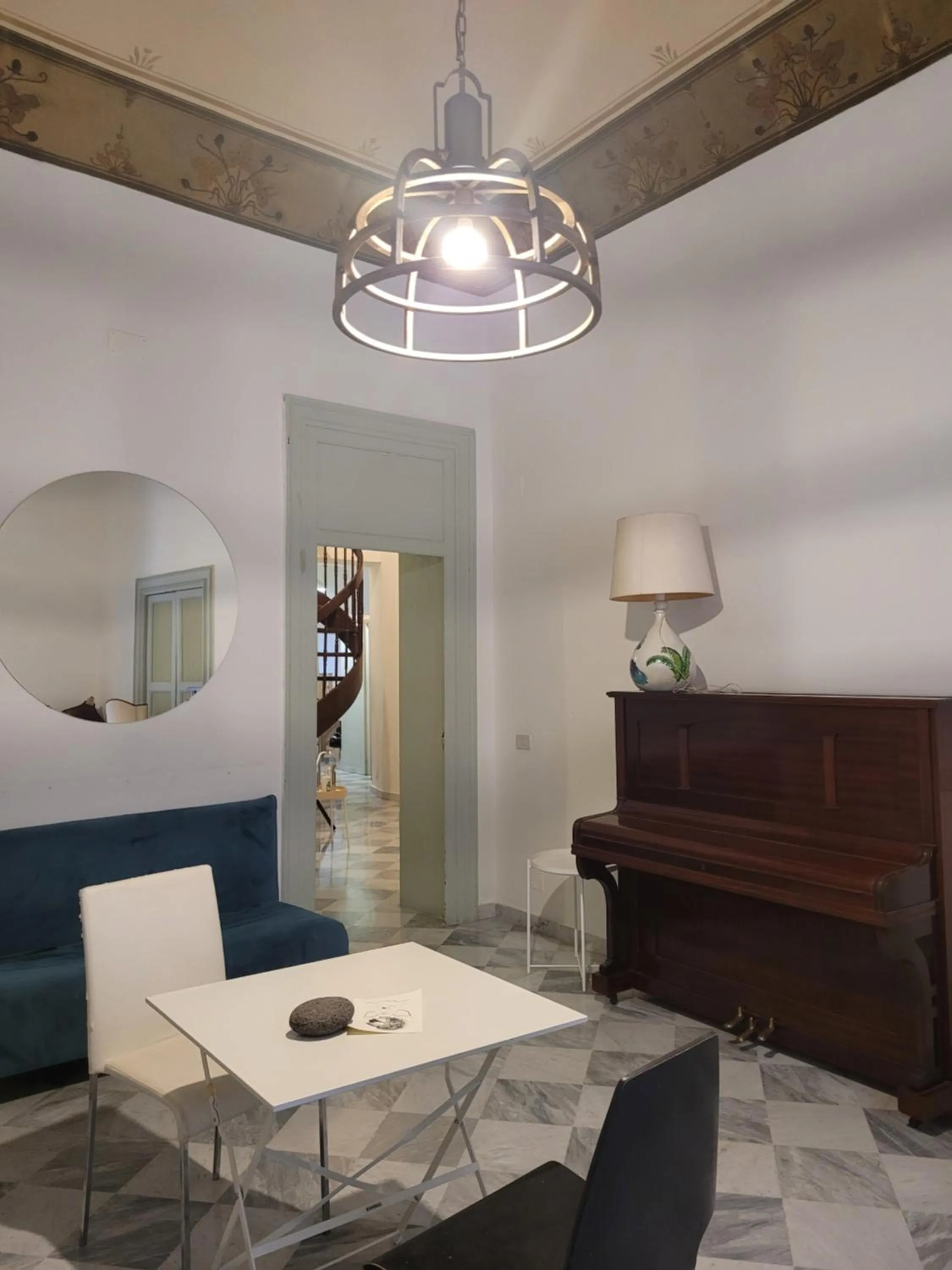 Living room in MojoCoHouse