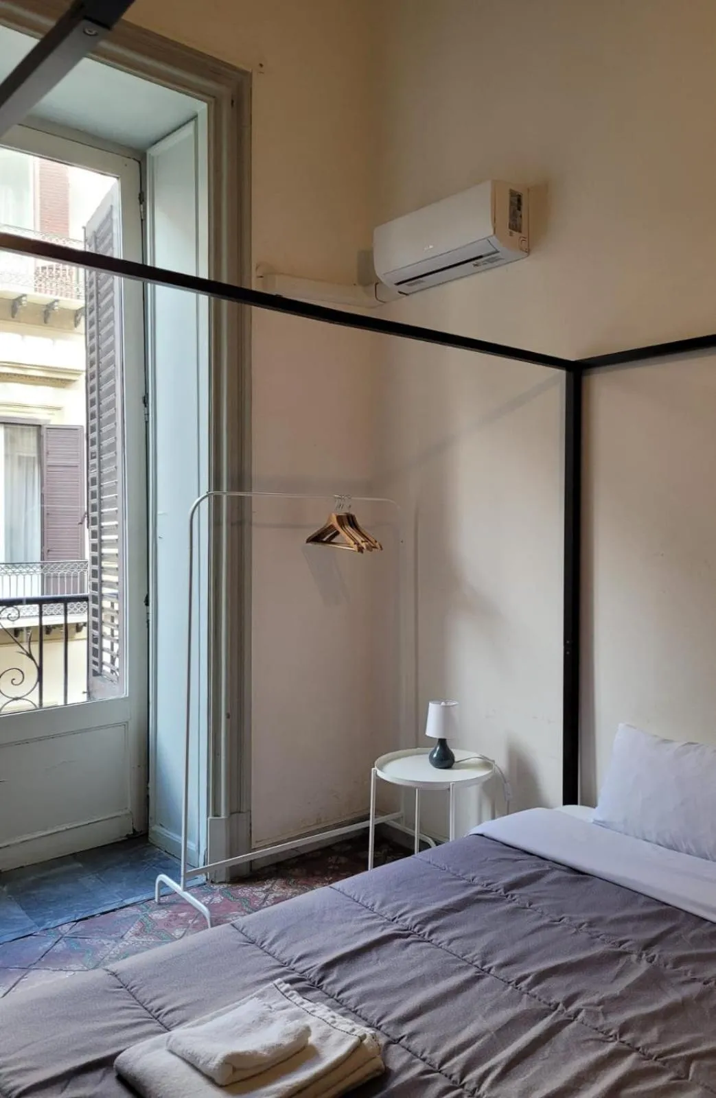 Bed in MojoCoHouse