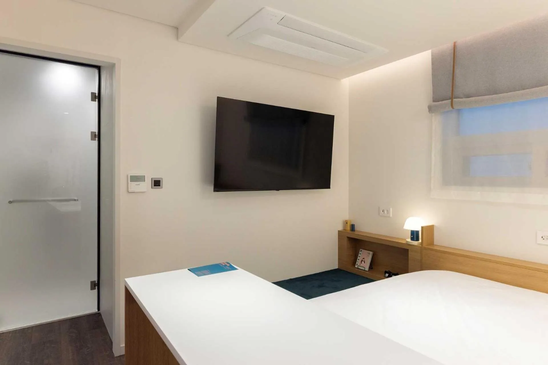 Bed in Nouvelle Hotel and Spa Jongno by Aank