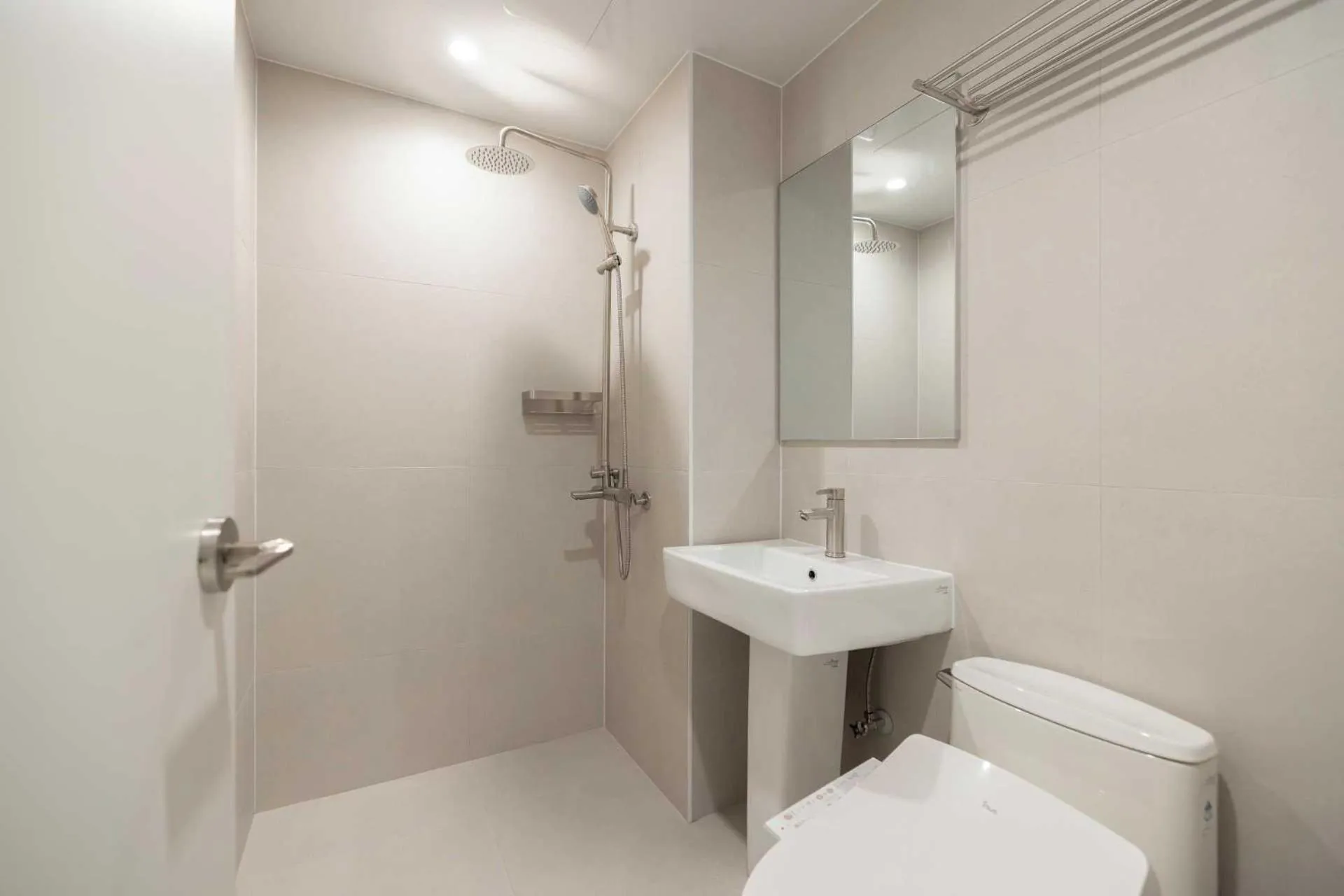 Shower in Nouvelle Hotel and Spa Jongno by Aank