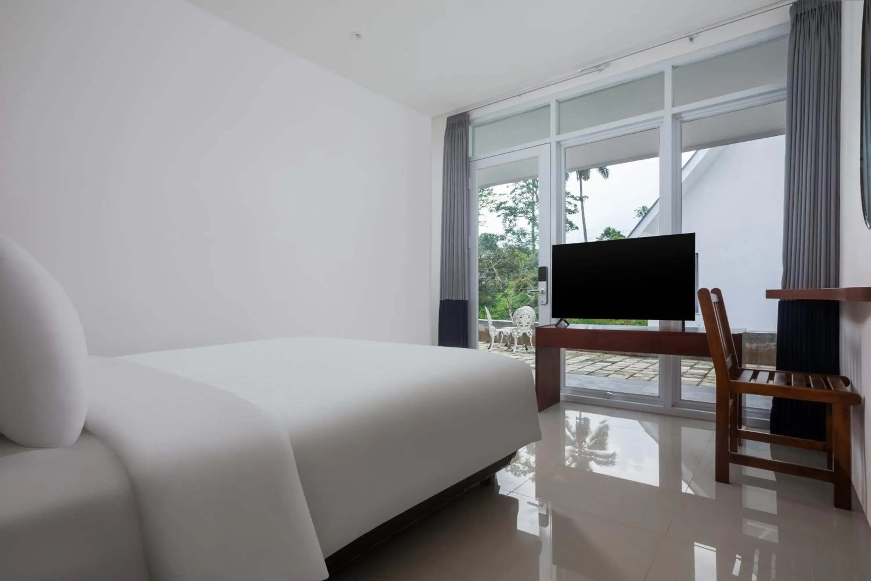 Standard King Room - single occupancy in Casa de Lani Resort & Convention Standard King Room - single occupancy in Casa de Lani Resort & Convention