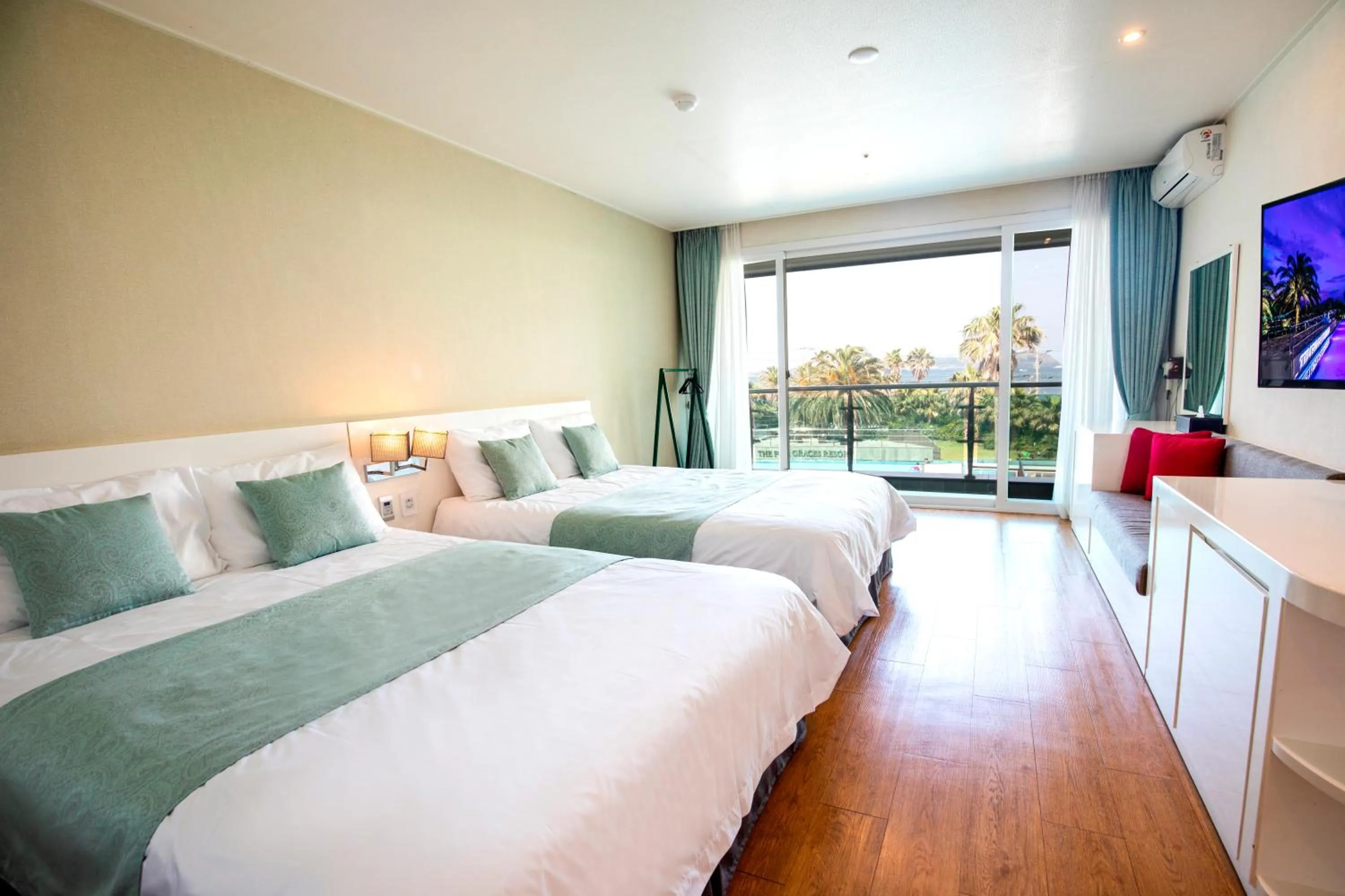 Pool view, Bed in The Four Grace Resort