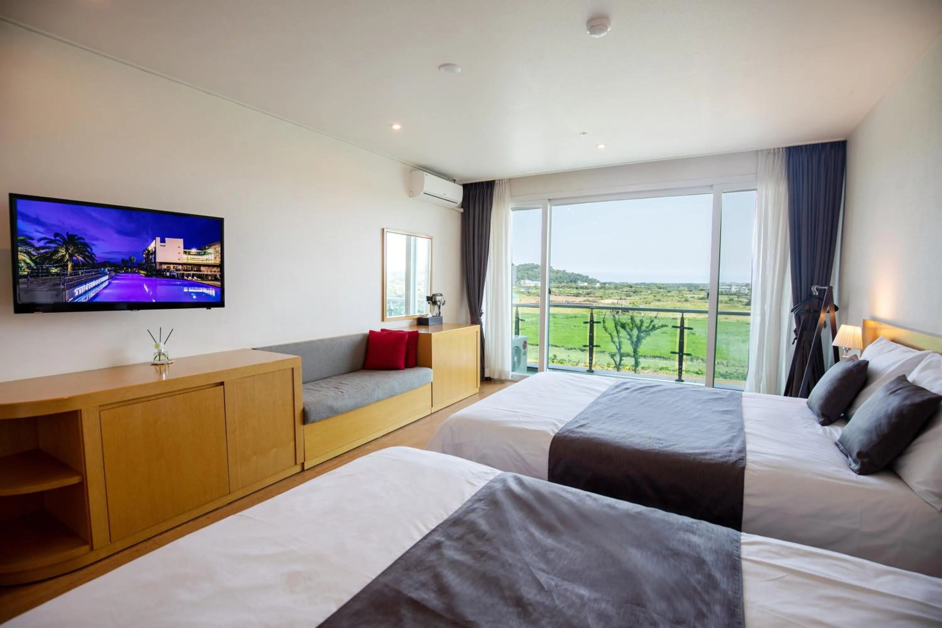 Photo of the whole room, Bed in The Four Grace Resort