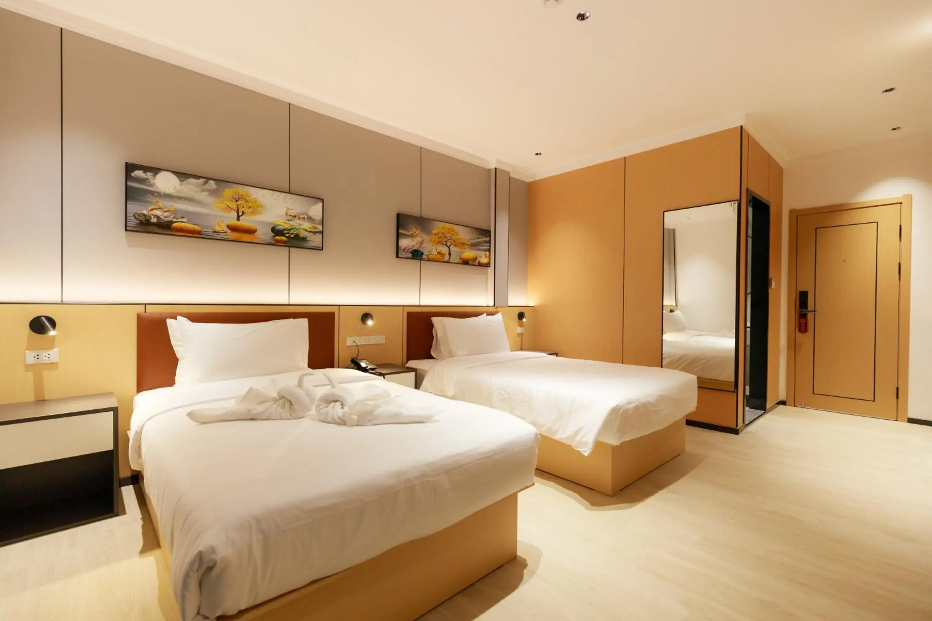 Twin Room with Balcony in Banana Guesthouse South Pattaya Twin Room with Balcony in Banana Guesthouse South Pattaya