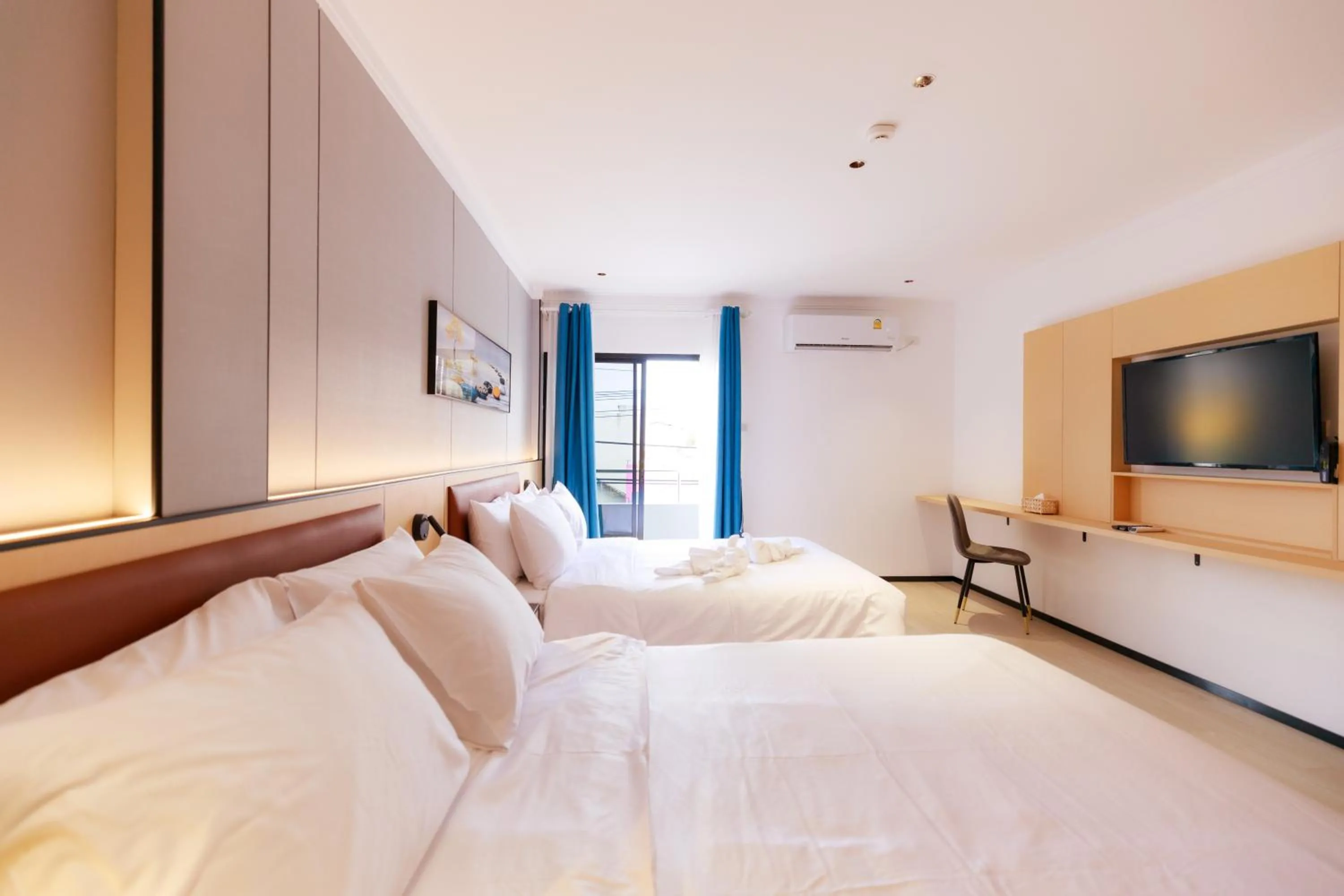 King Room with Two King Beds in Banana Guesthouse South Pattaya