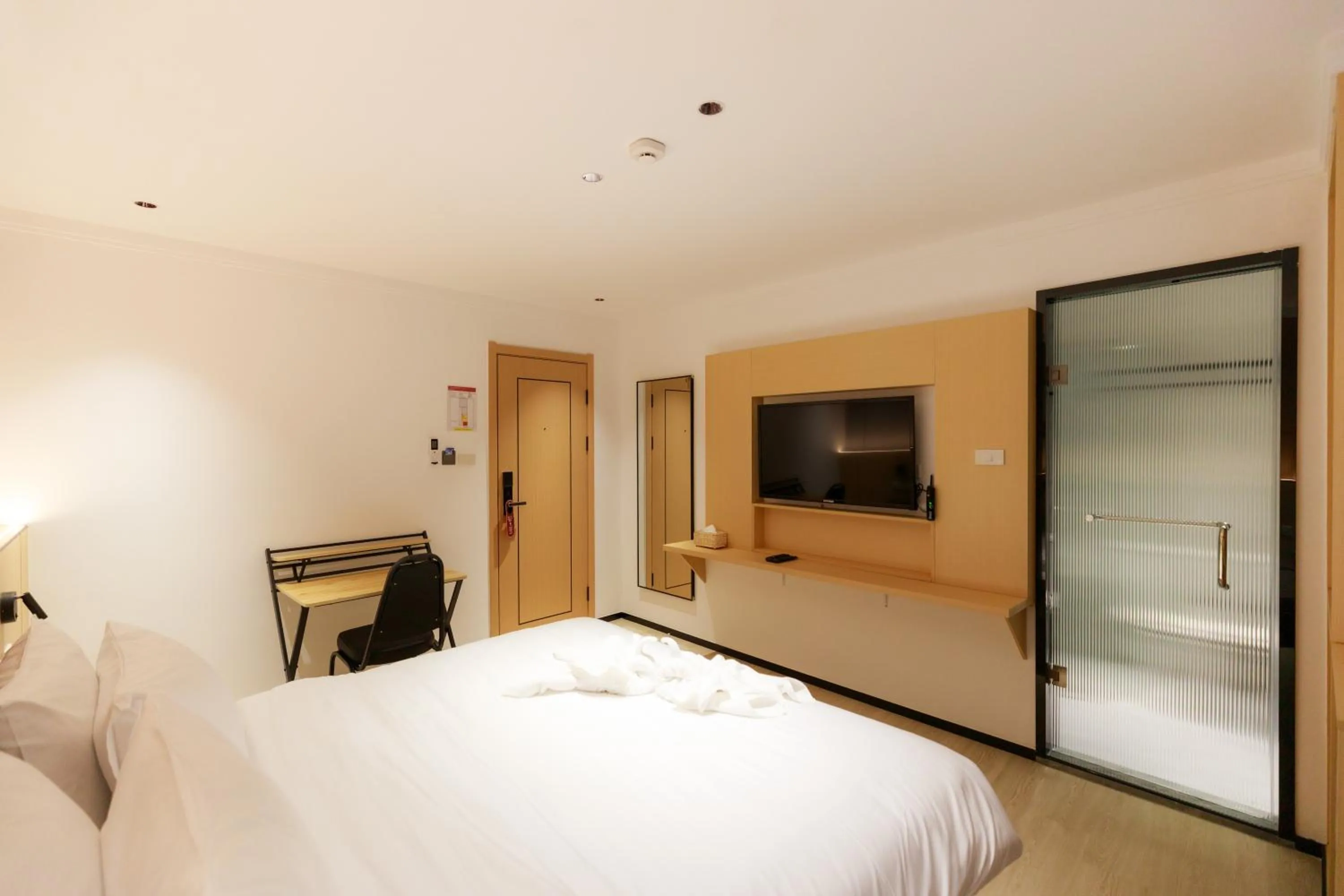 Budget Double Room in Banana Guesthouse South Pattaya