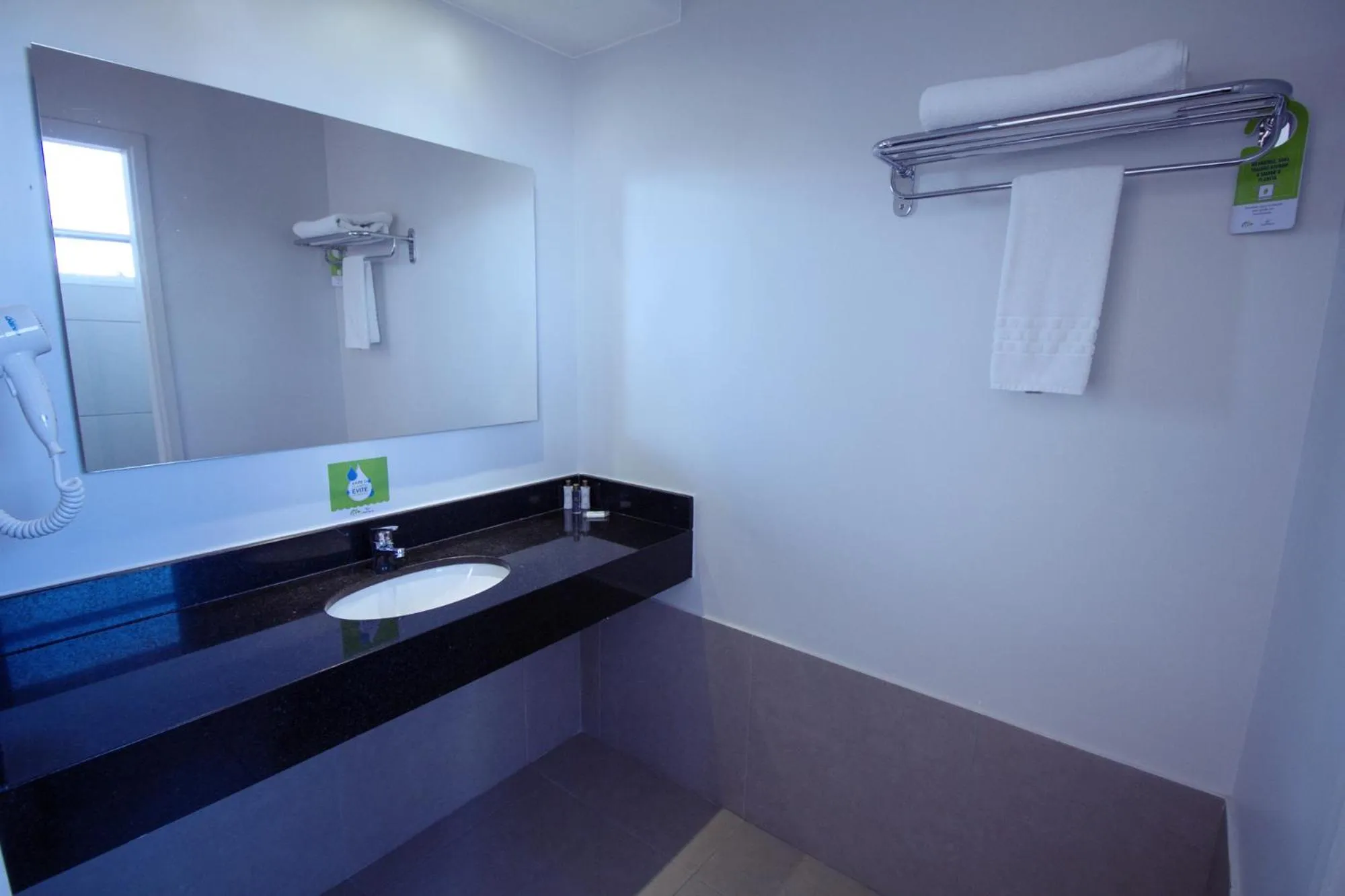 Bathroom in Fratele Business Hotel