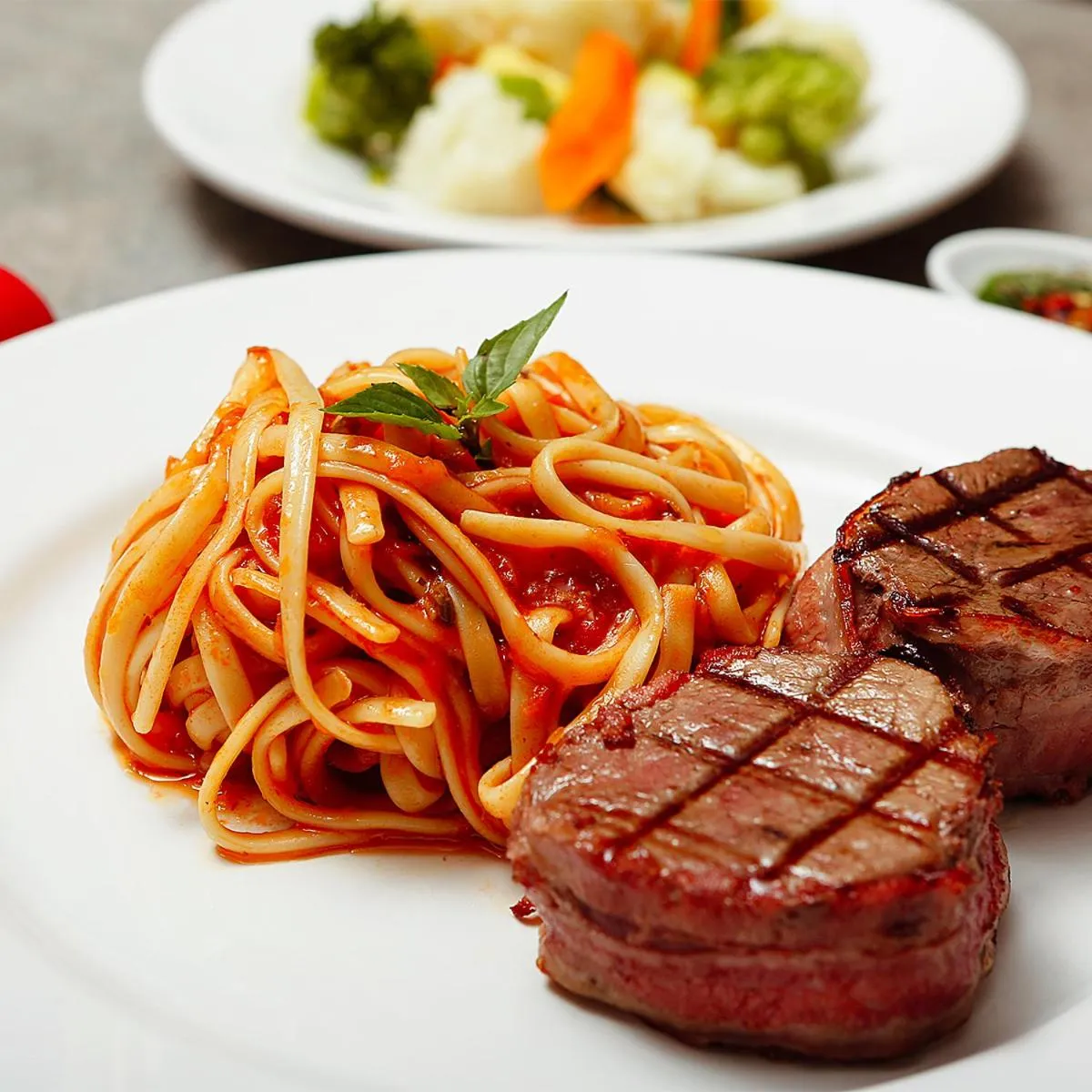 Restaurant/places to eat in Fratele Business Hotel