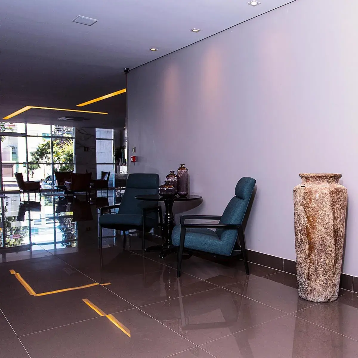 Lounge or bar in Fratele Business Hotel Lounge or bar in Fratele Business Hotel