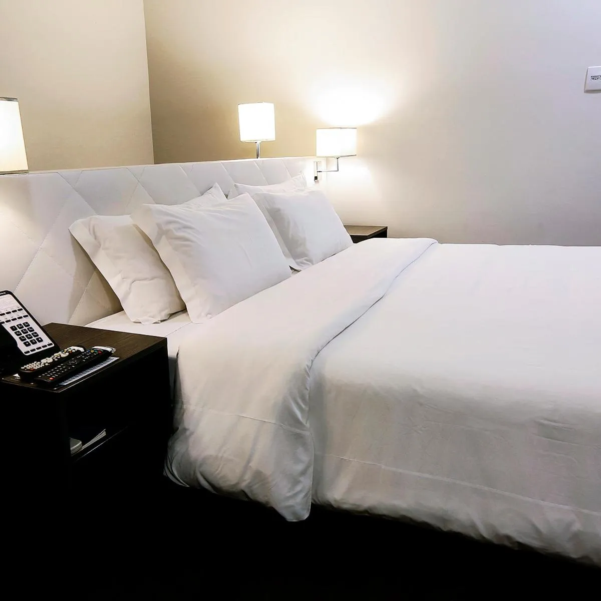 Bedroom, Bed in Fratele Business Hotel