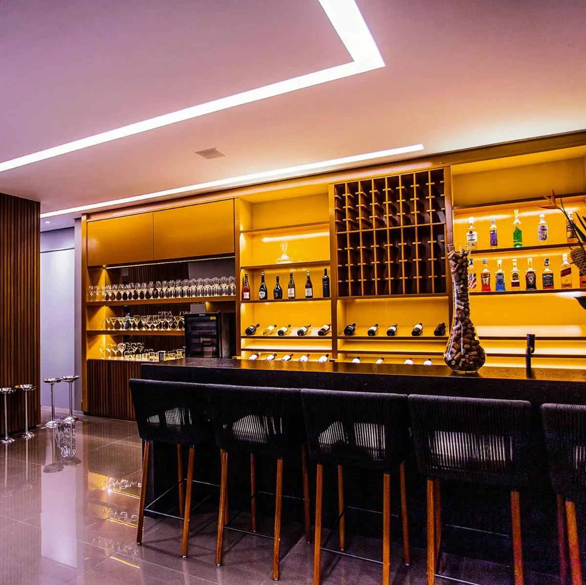 Restaurant/places to eat in Fratele Business Hotel