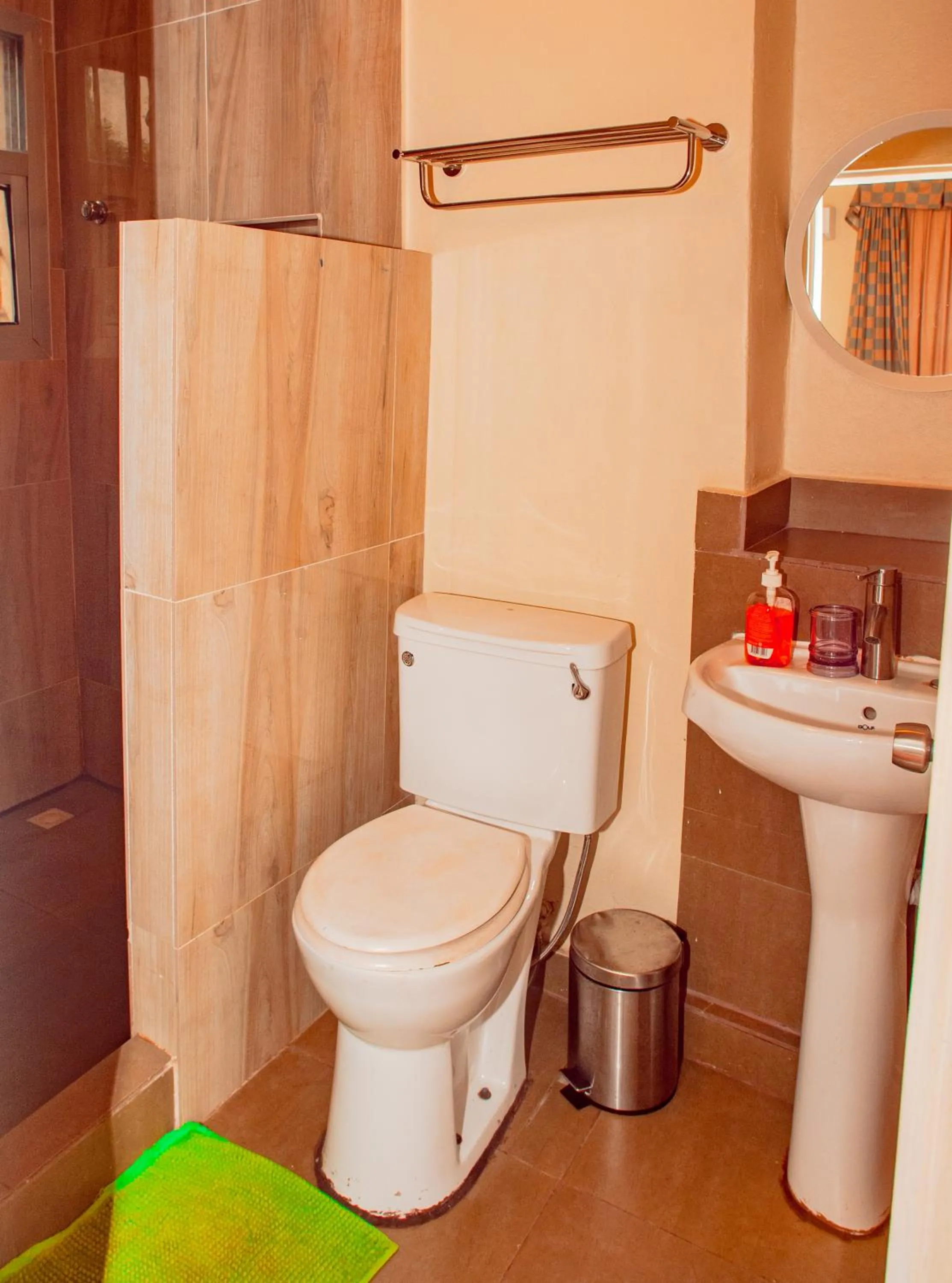 Toilet in The Jam Lodge