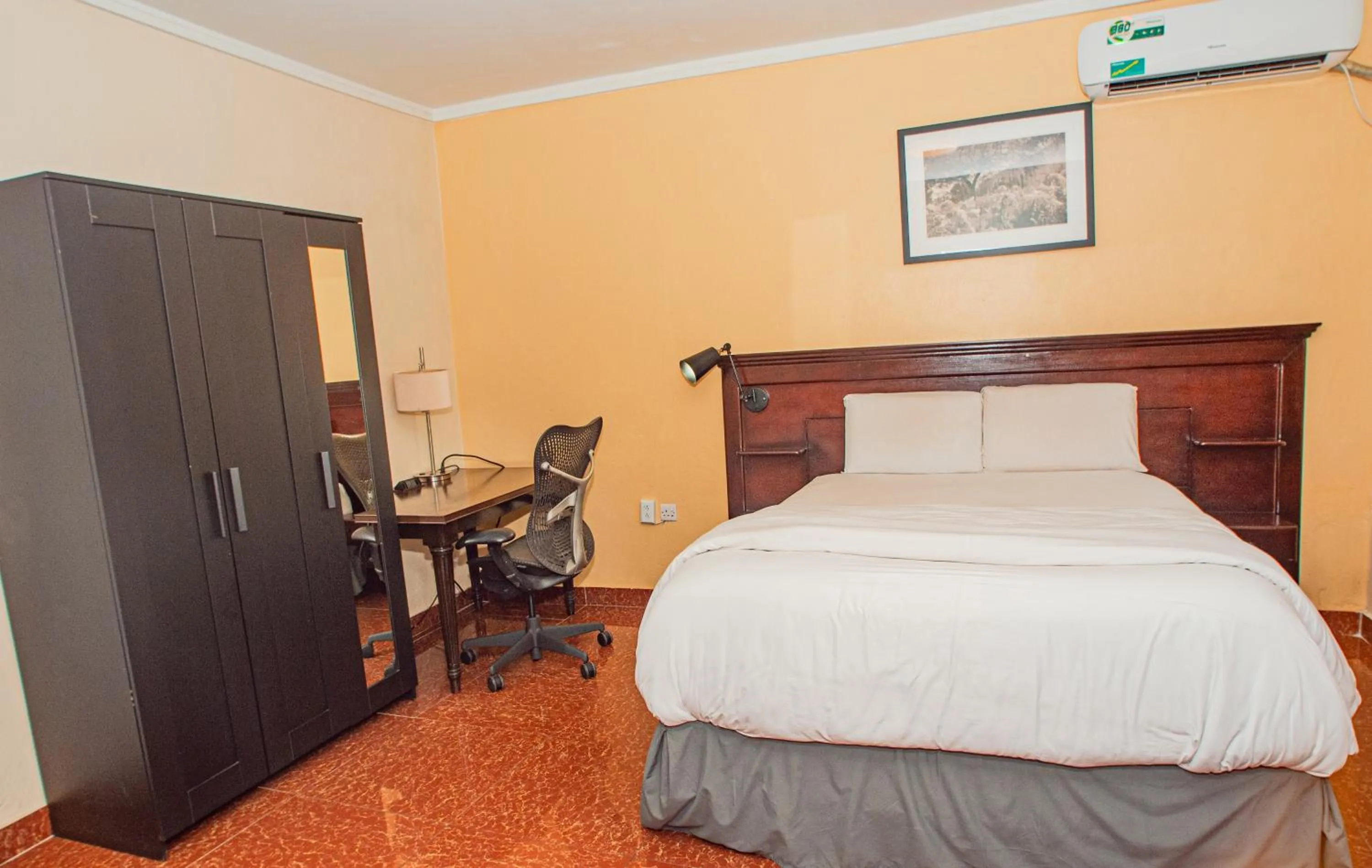 Bedroom, Bed in The Jam Lodge